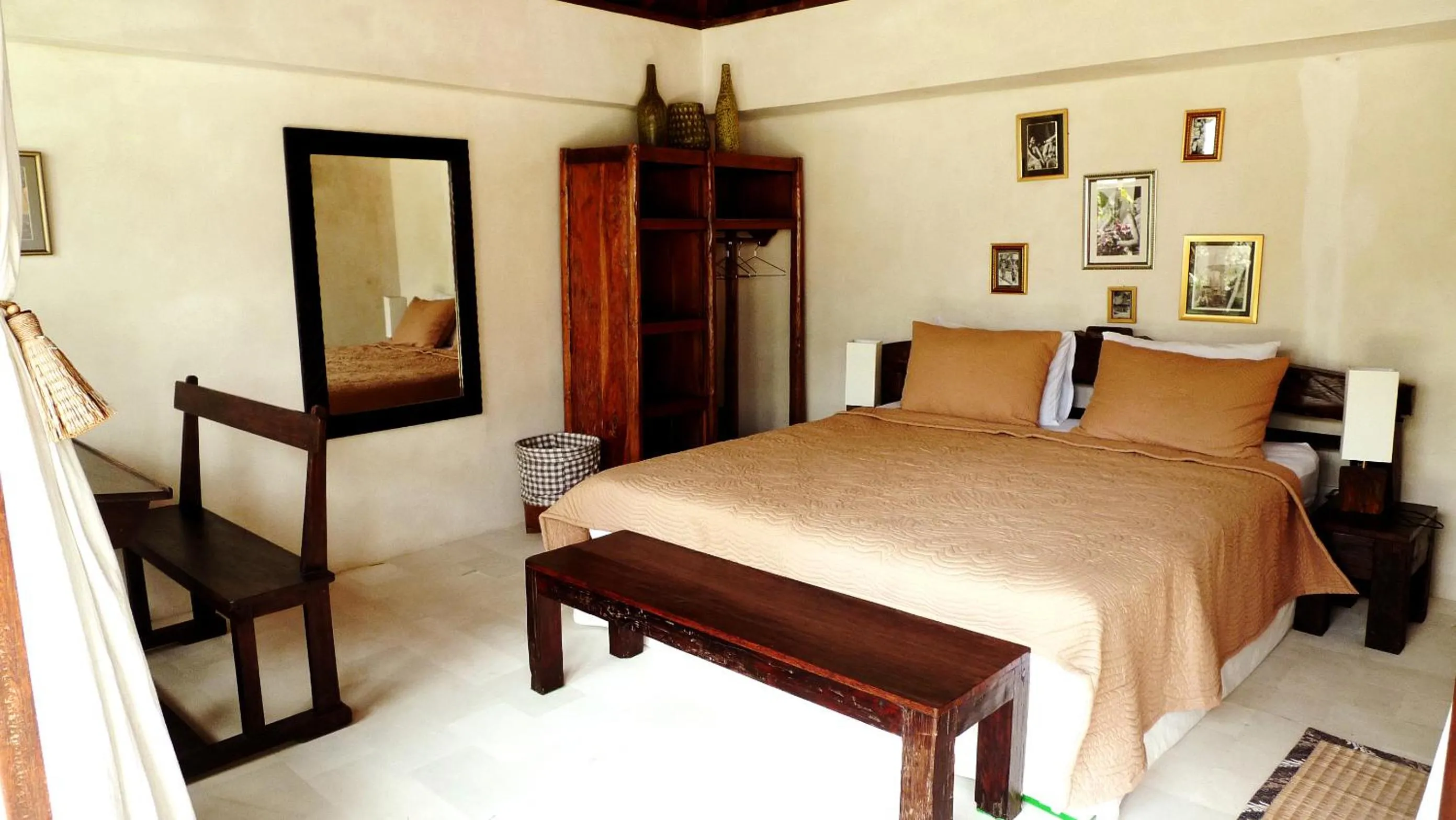 Bed in Phinisi Villas - Seminyak Beach