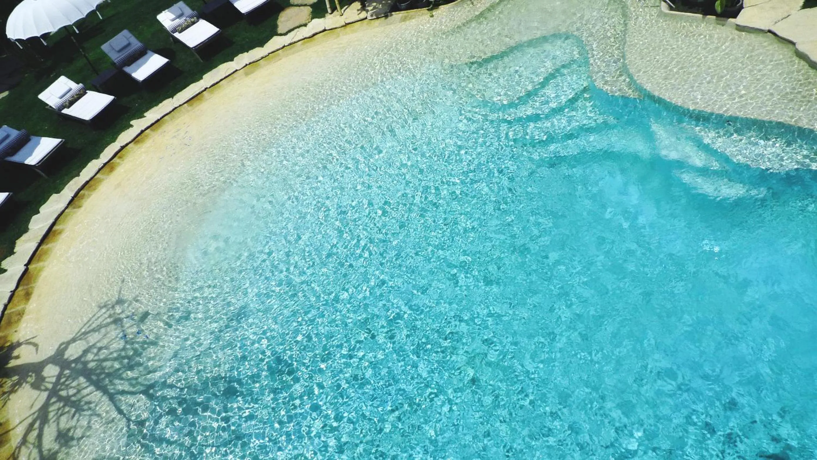 Swimming pool in Phinisi Villas - Seminyak Beach