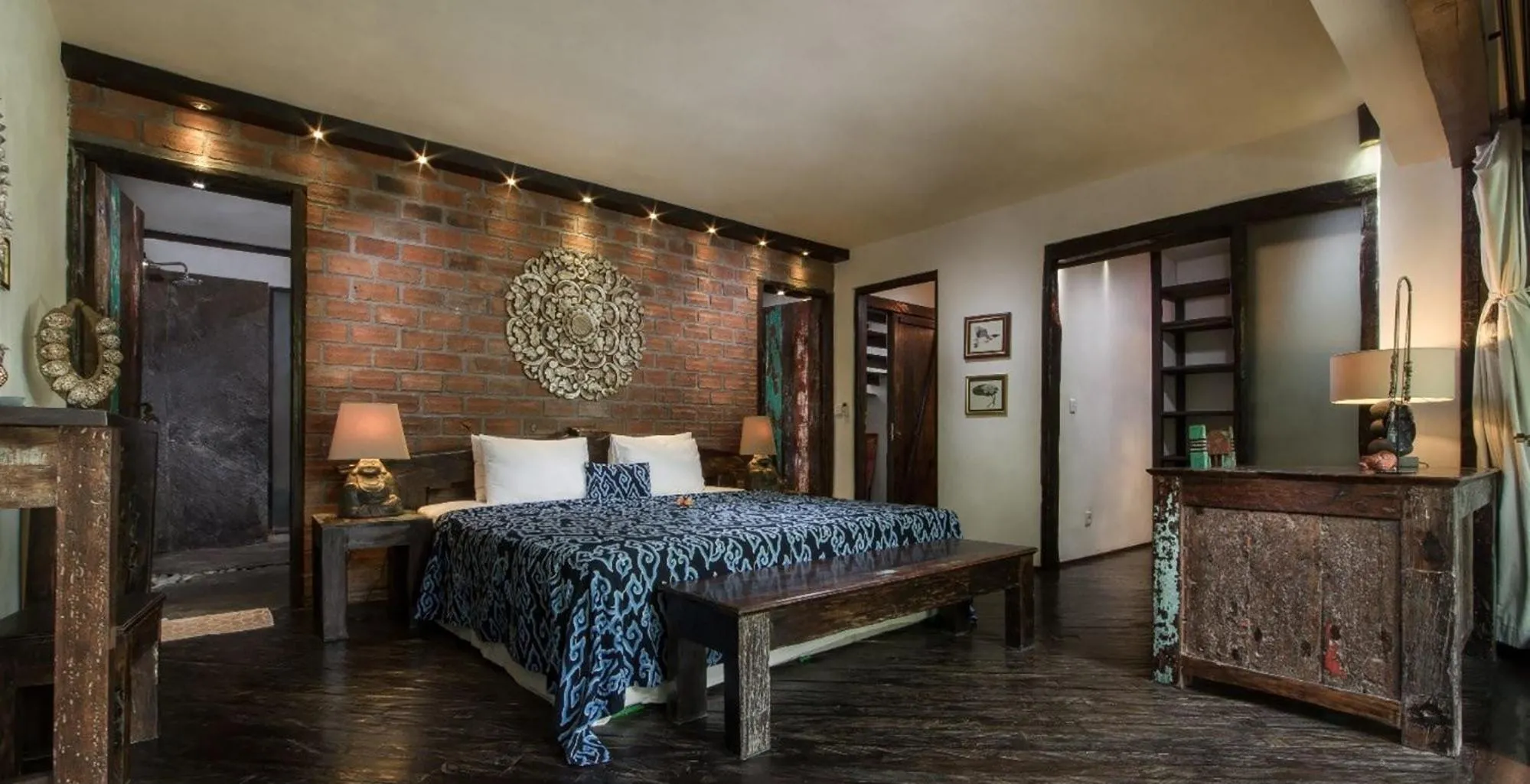 Bed in Phinisi Villas - Seminyak Beach