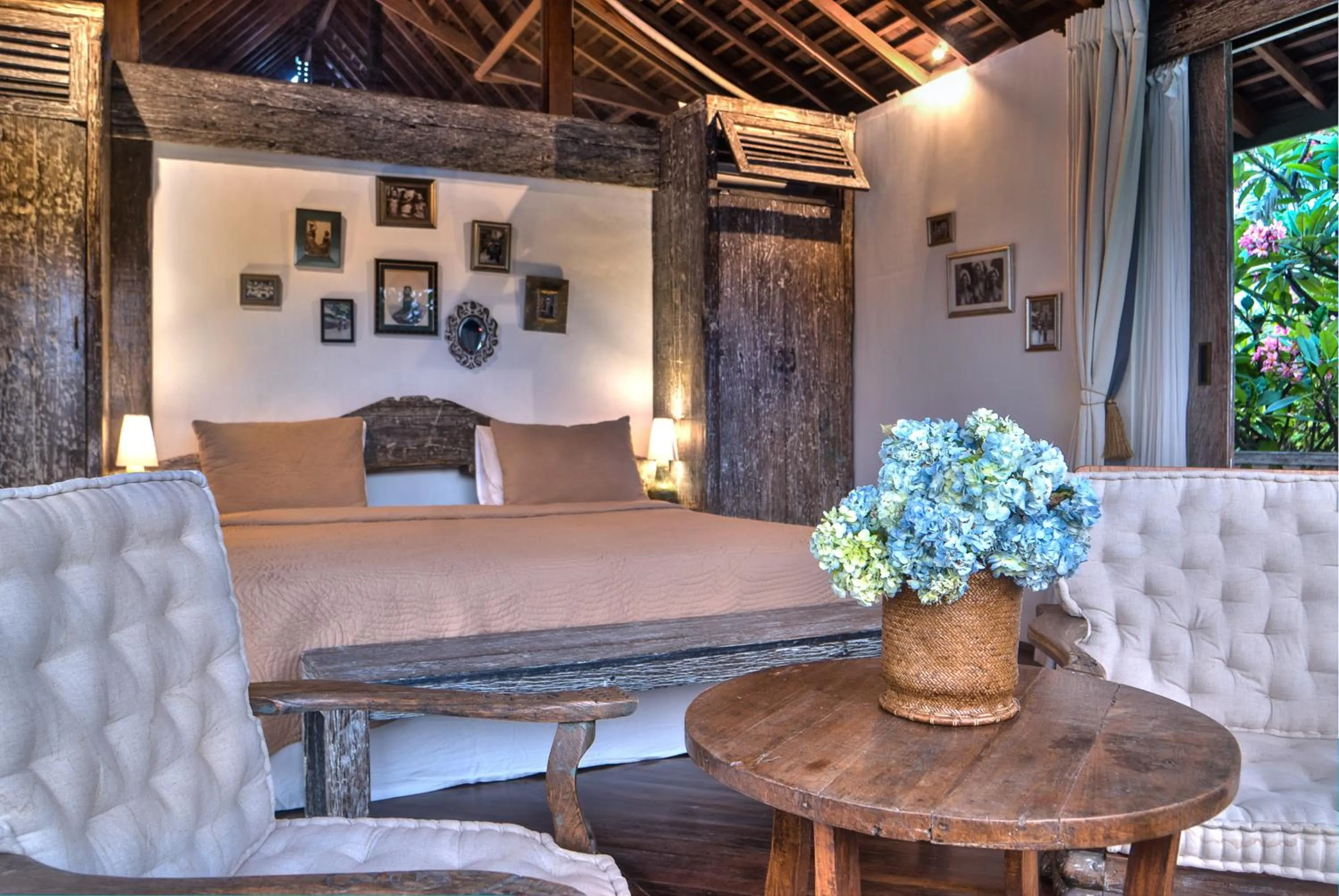 Photo of the whole room in Phinisi Villas - Seminyak Beach