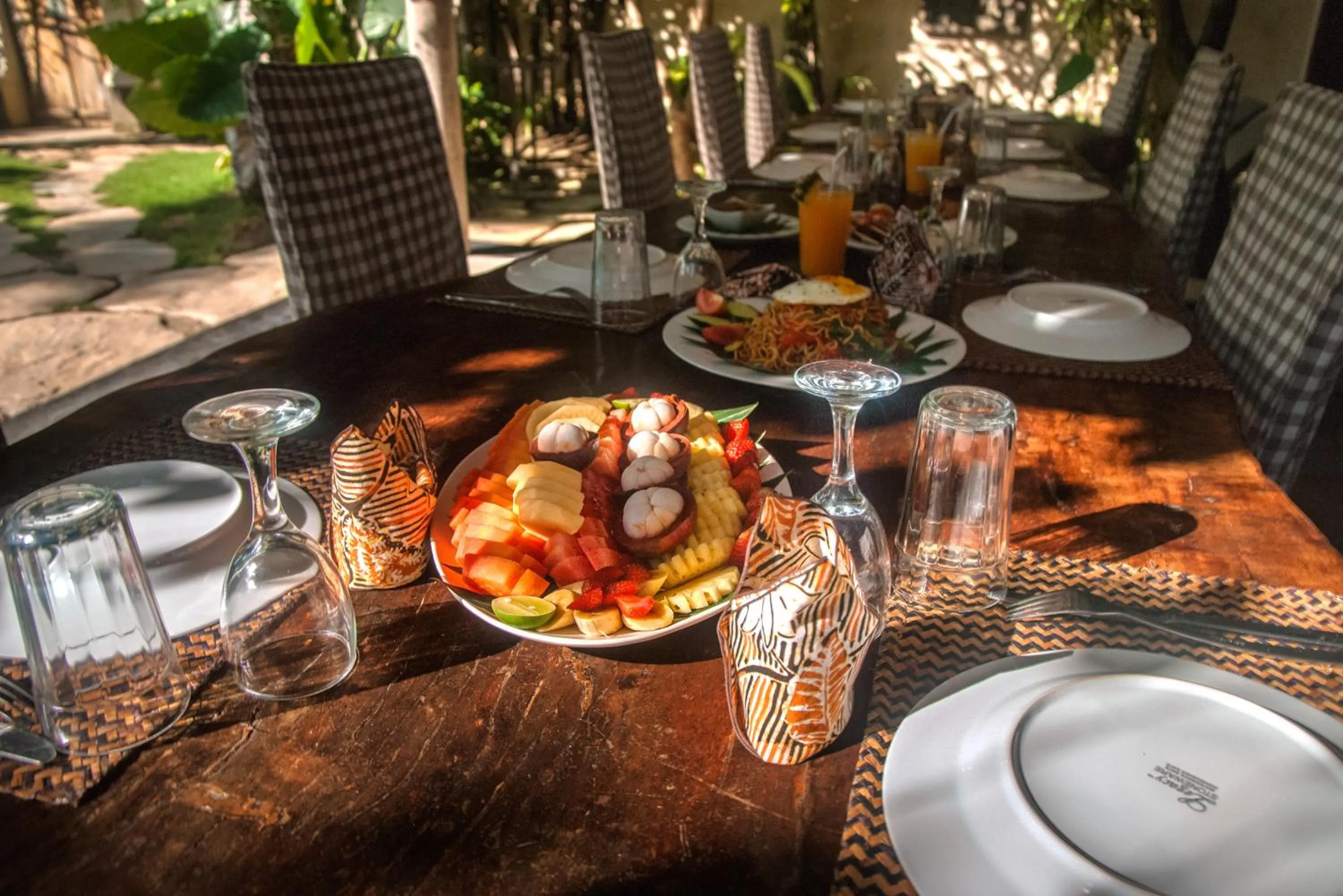 Day in Phinisi Villas - Seminyak Beach