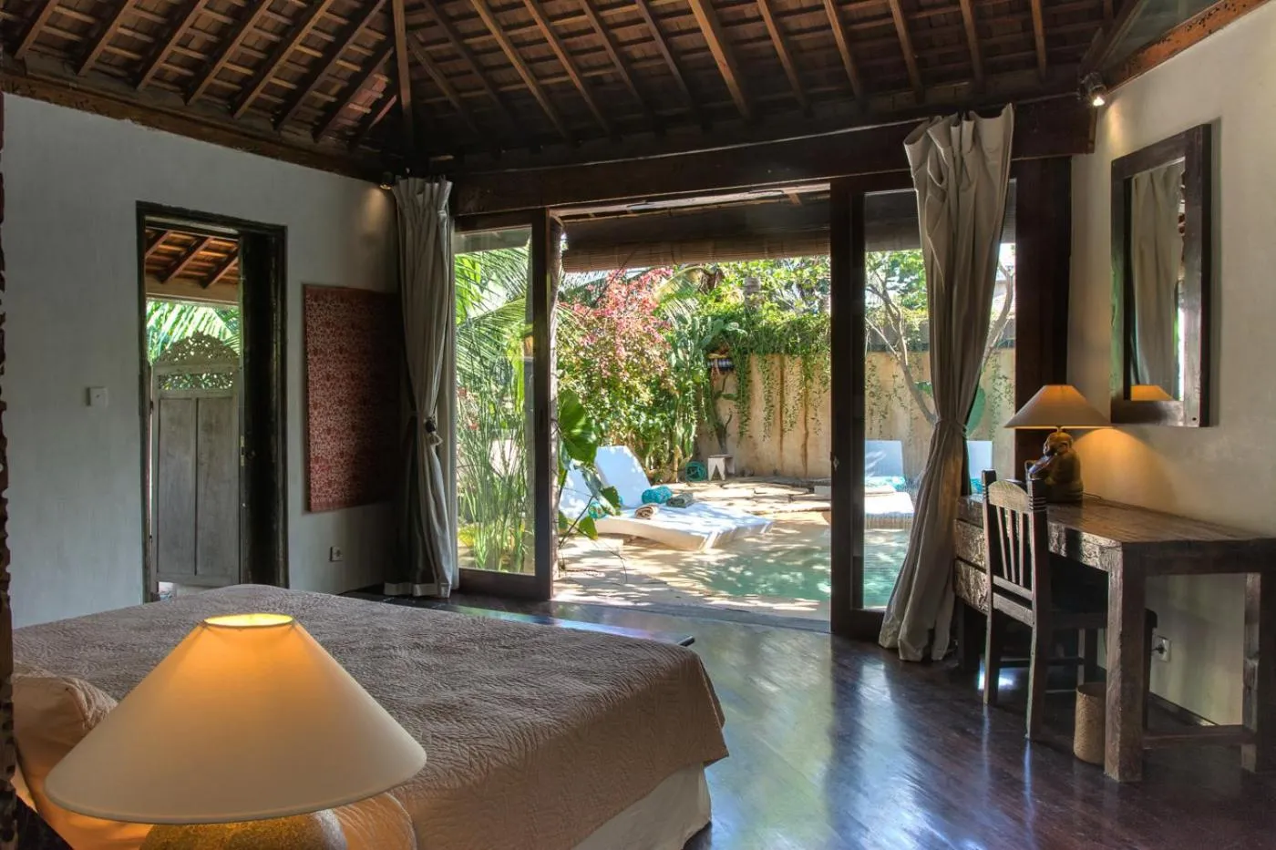 Bed in Phinisi Villas - Seminyak Beach