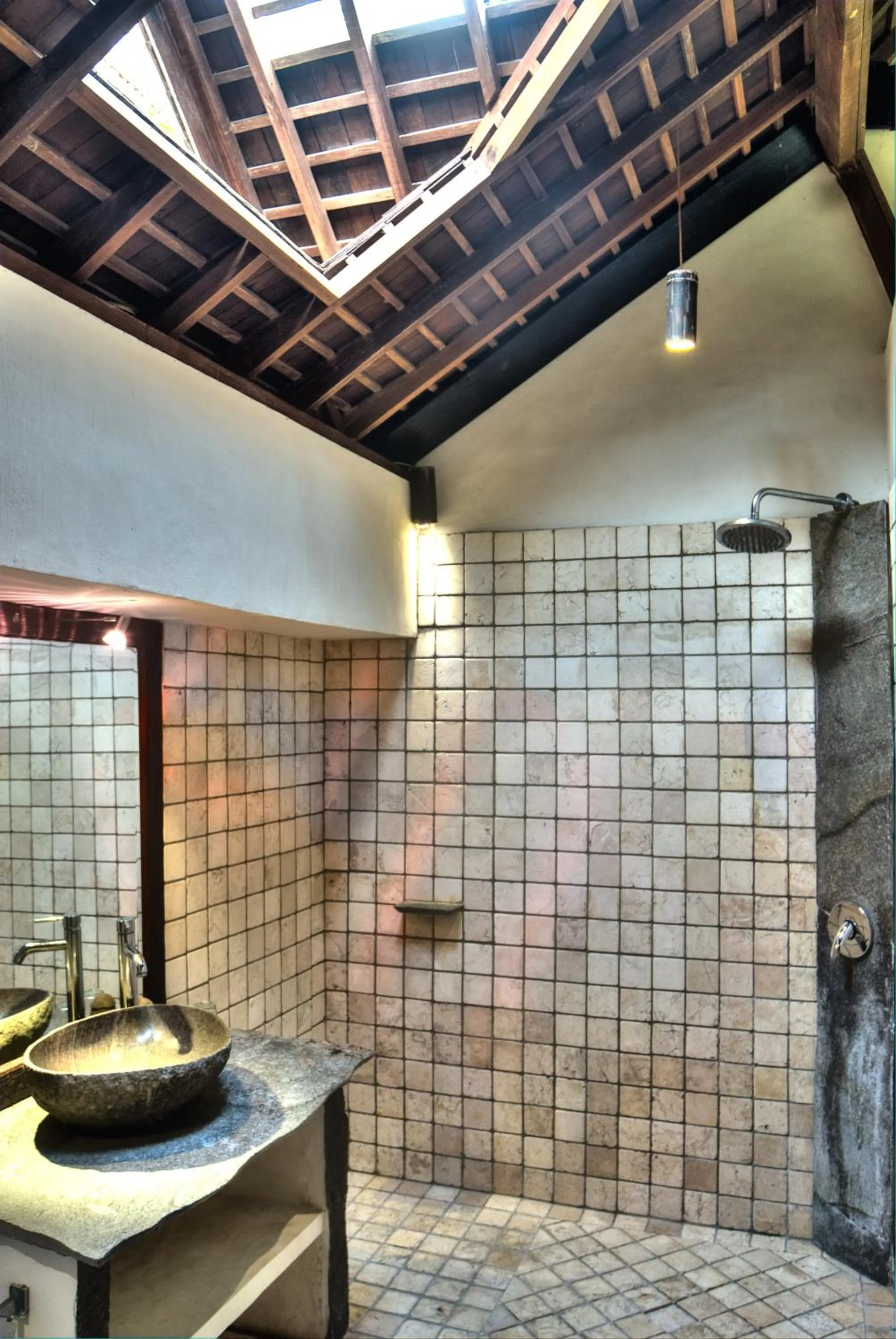 Shower in Phinisi Villas - Seminyak Beach