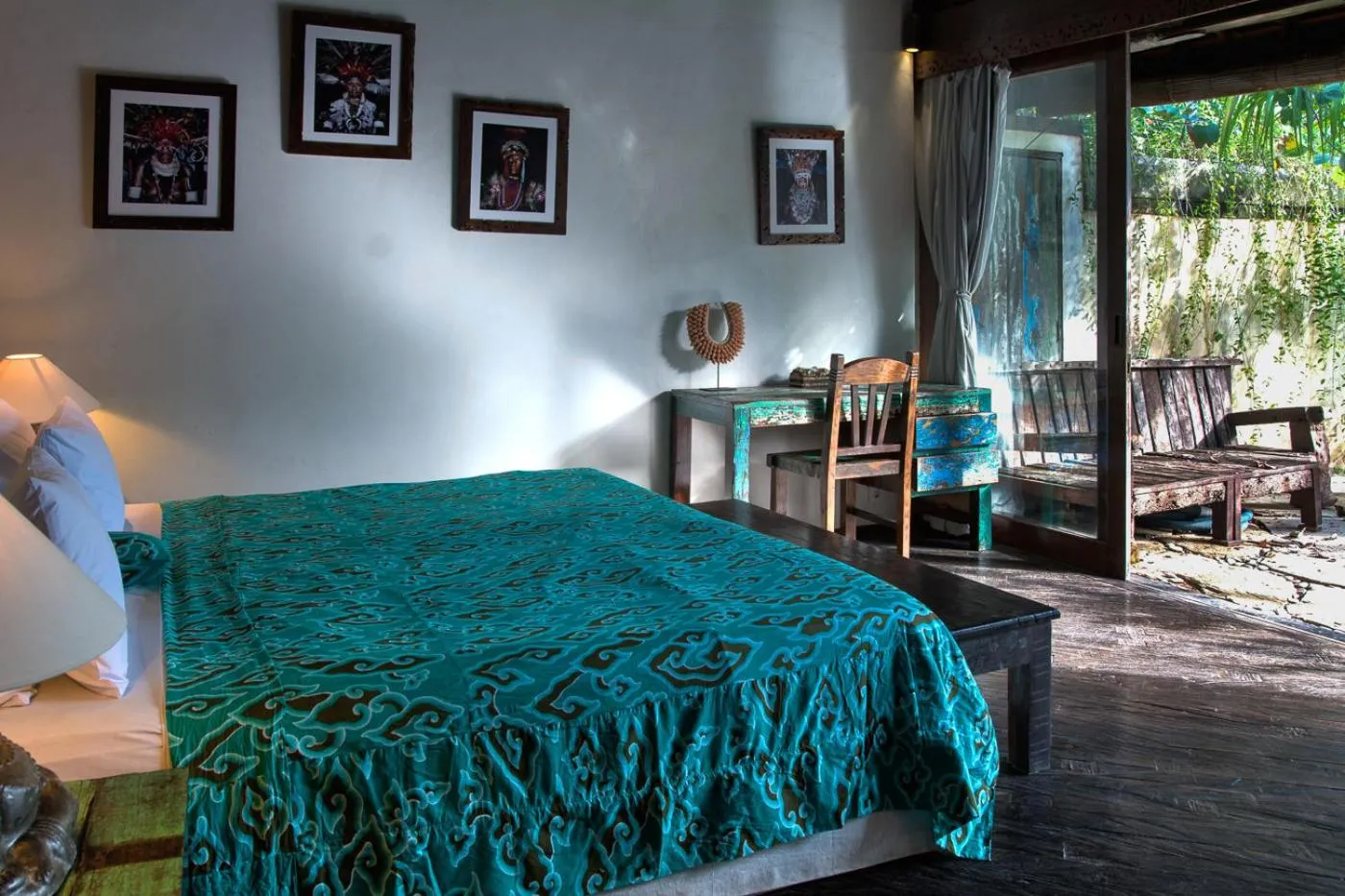 Bed in Phinisi Villas - Seminyak Beach
