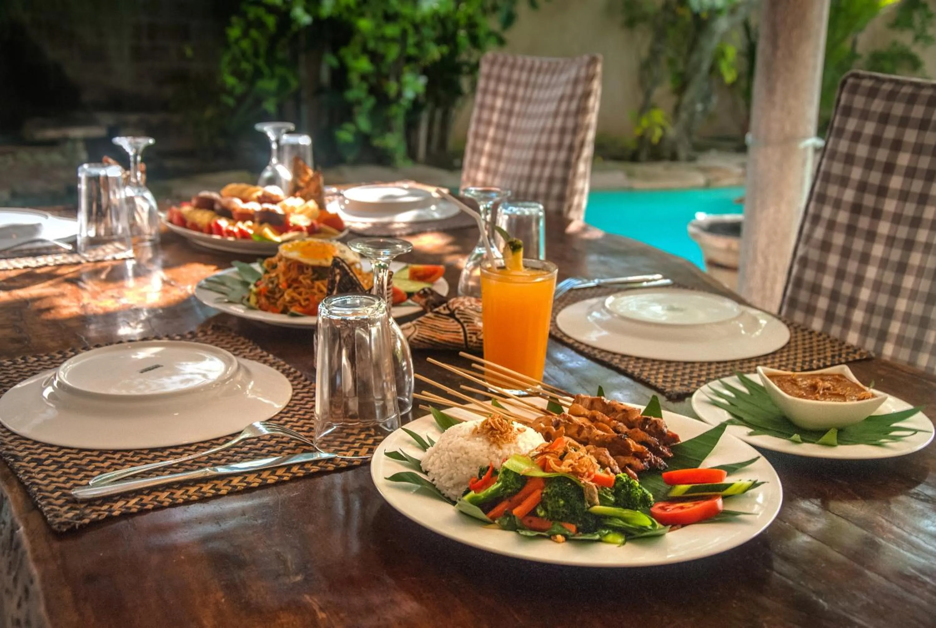 Day in Phinisi Villas - Seminyak Beach
