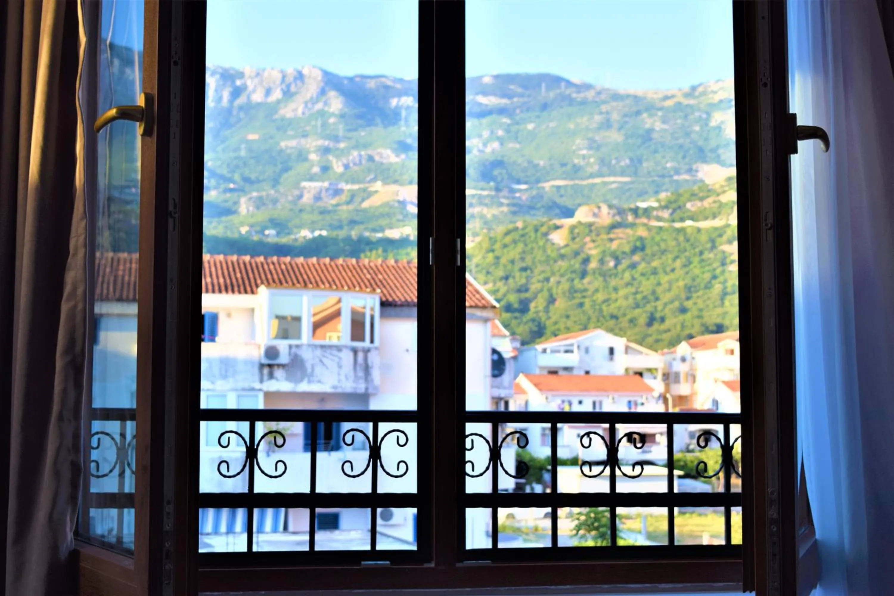 Mountain view in Martinović Rooms