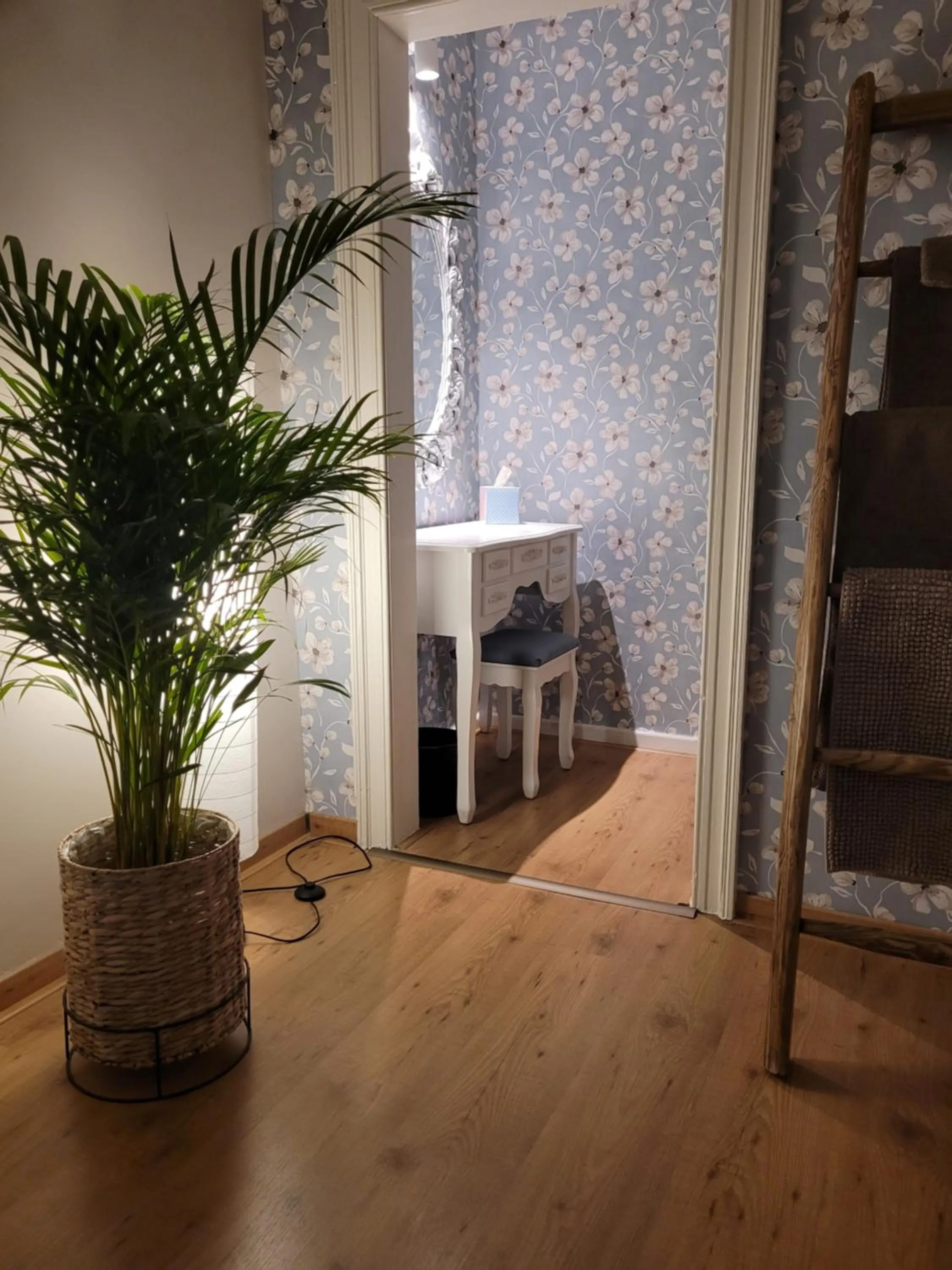 wardrobe in Bon Vert B&B en Café