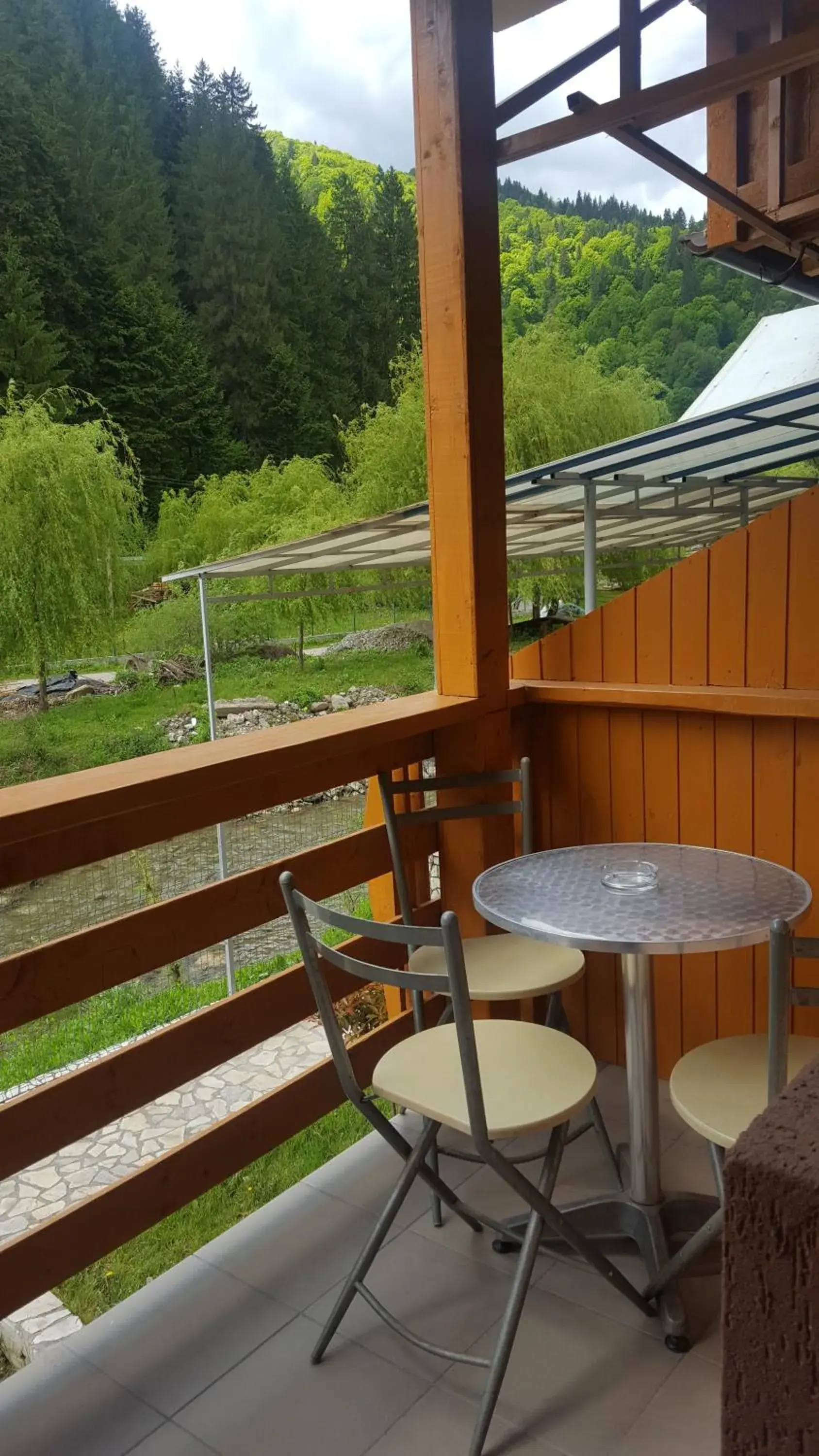 Double Room with Extra Bed in Pensiunea Aurora - Great Hostel Voineasa Double Room with Extra Bed in Pensiunea Aurora - Great Hostel Voineasa