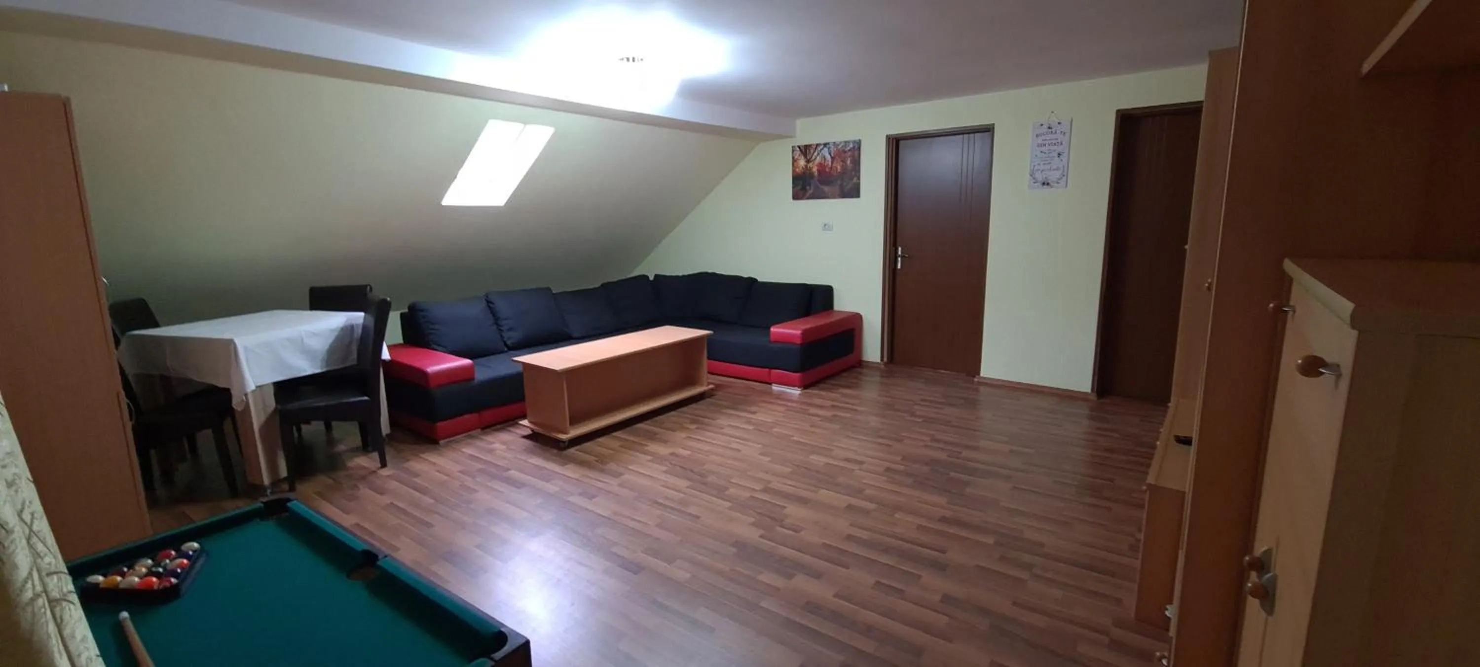 Living room in Pensiunea Aurora - Great Hostel Voineasa