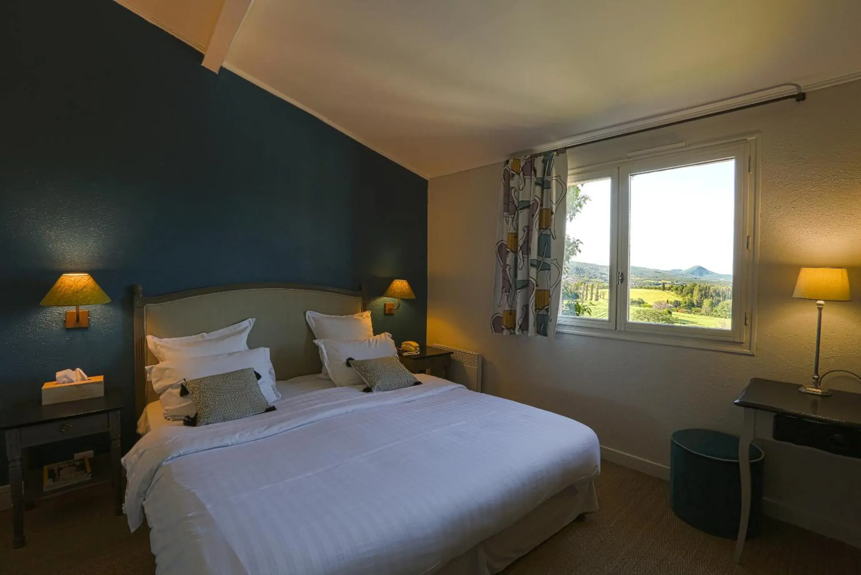 Photo of the whole room, Bed in La Treille Muscate Photo of the whole room, Bed in La Treille Muscate