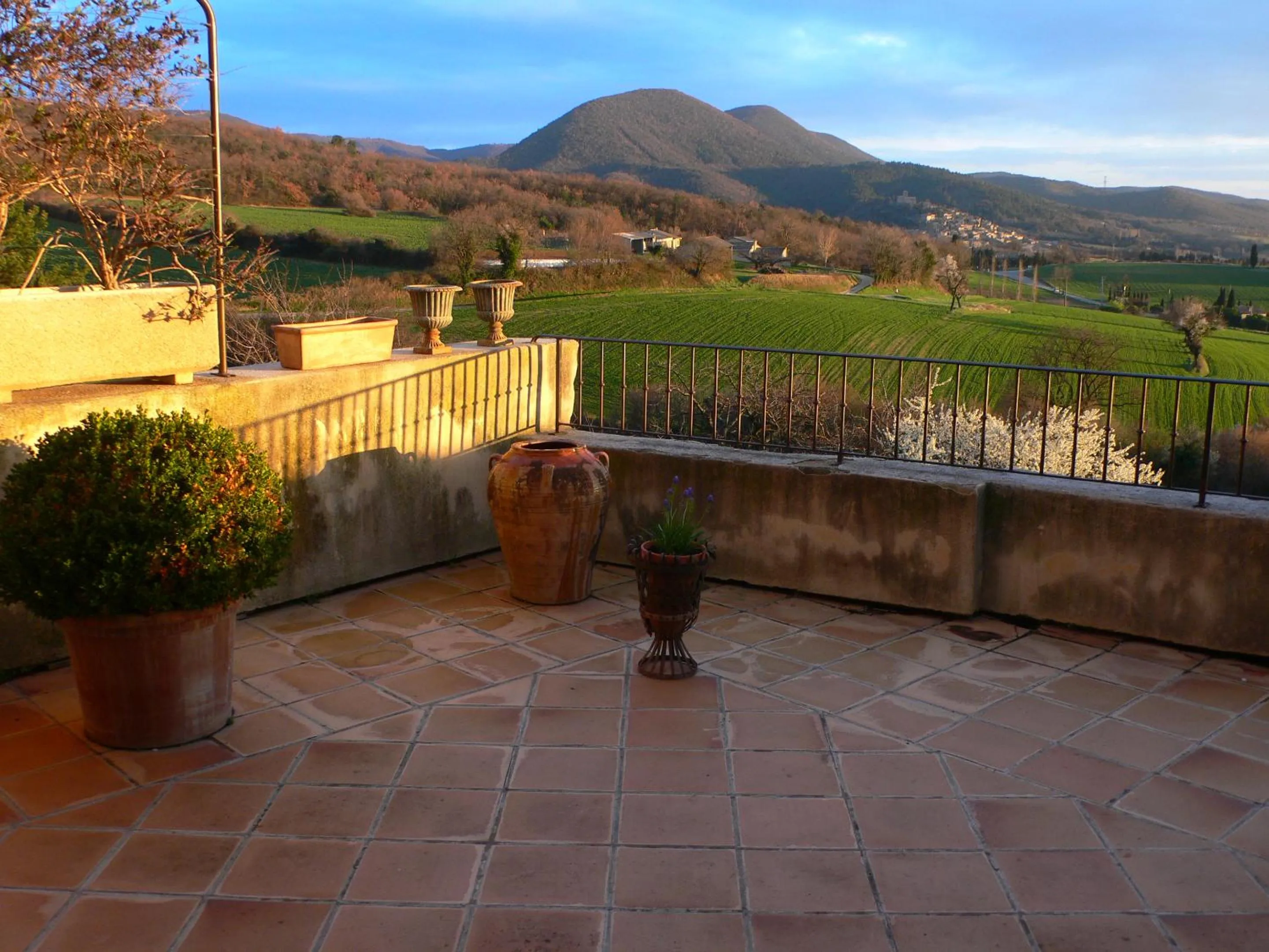 Balcony/Terrace in La Treille Muscate