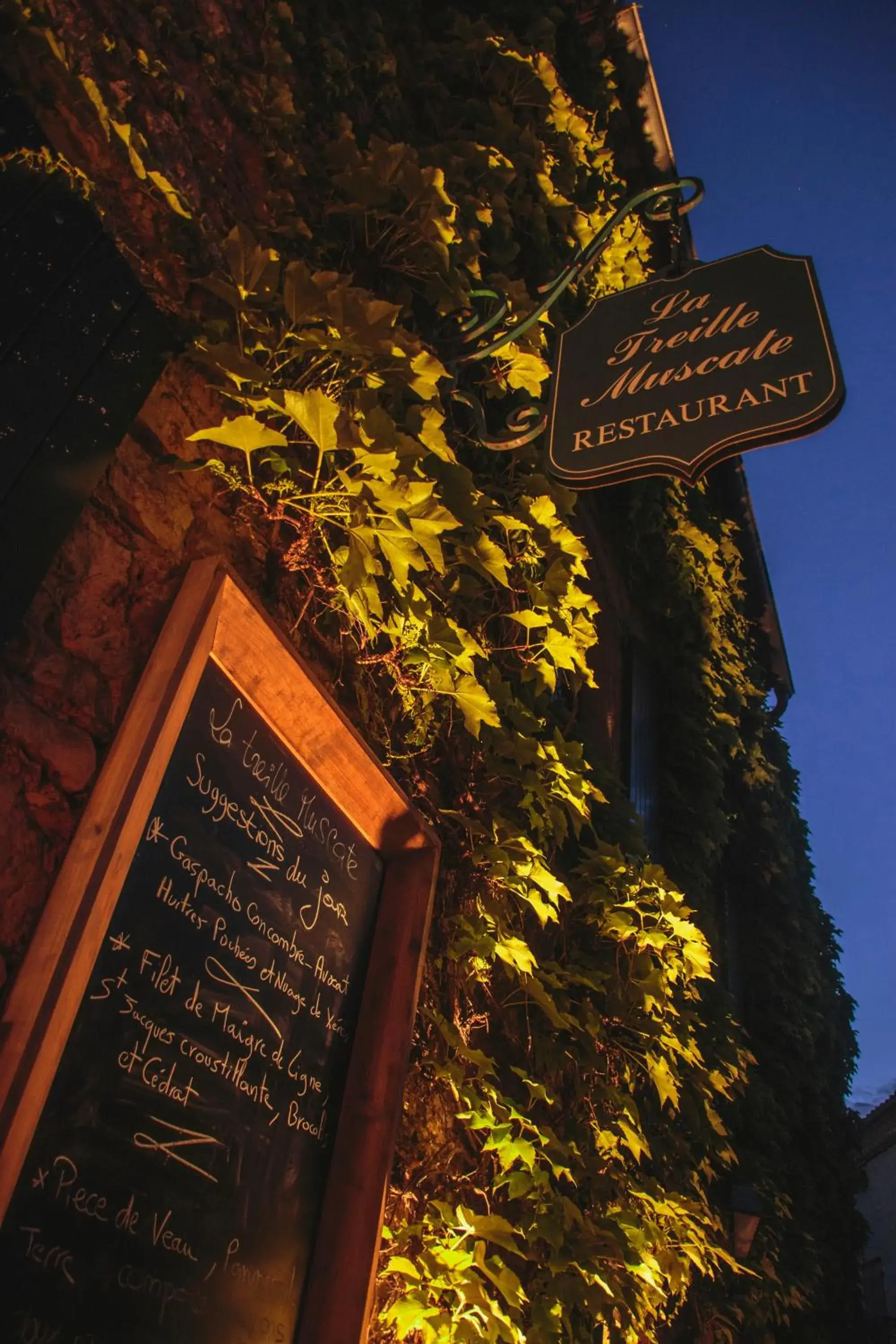 Facade/entrance in La Treille Muscate Facade/entrance in La Treille Muscate