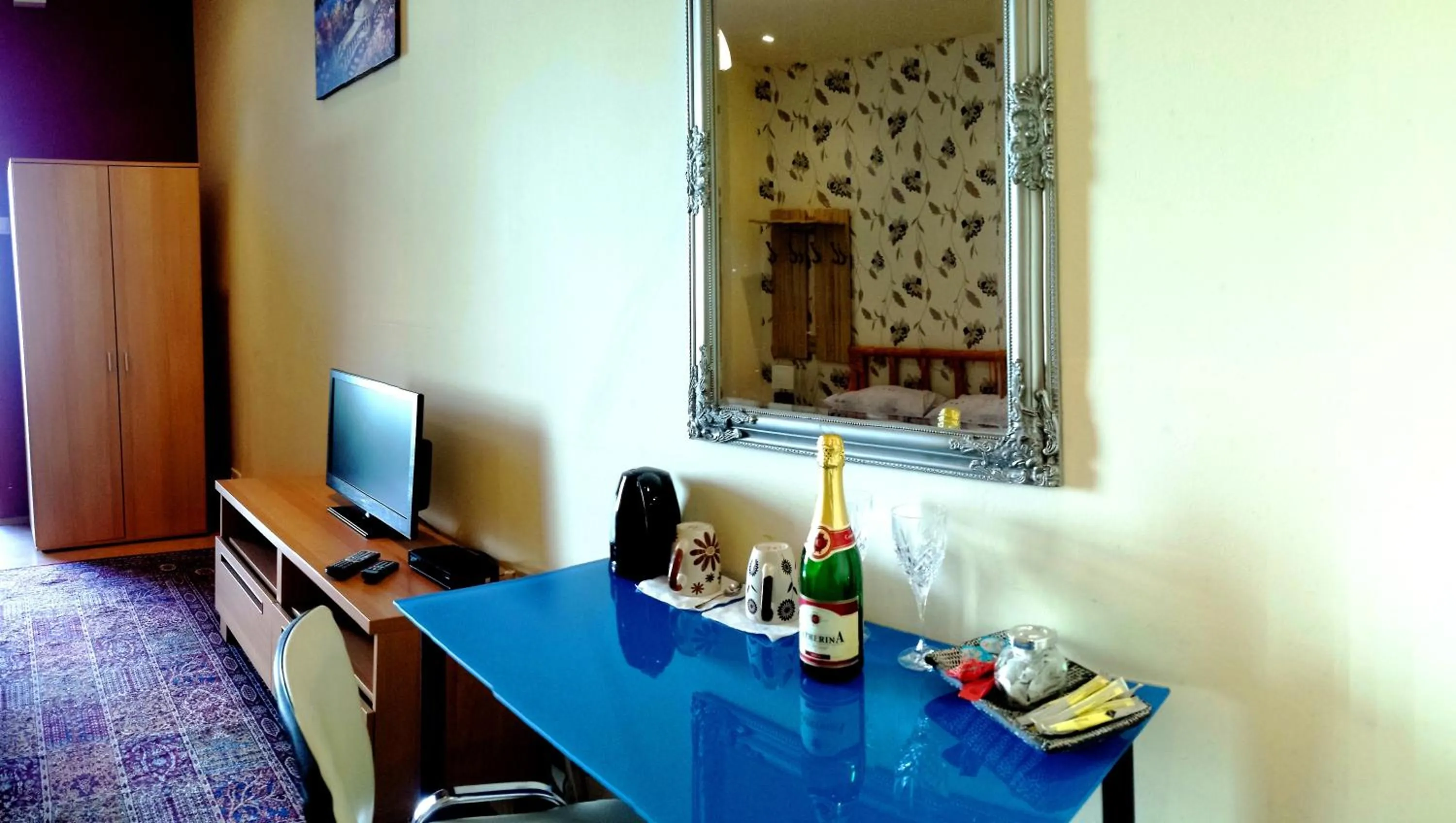 Coffee/tea facilities in Garden House