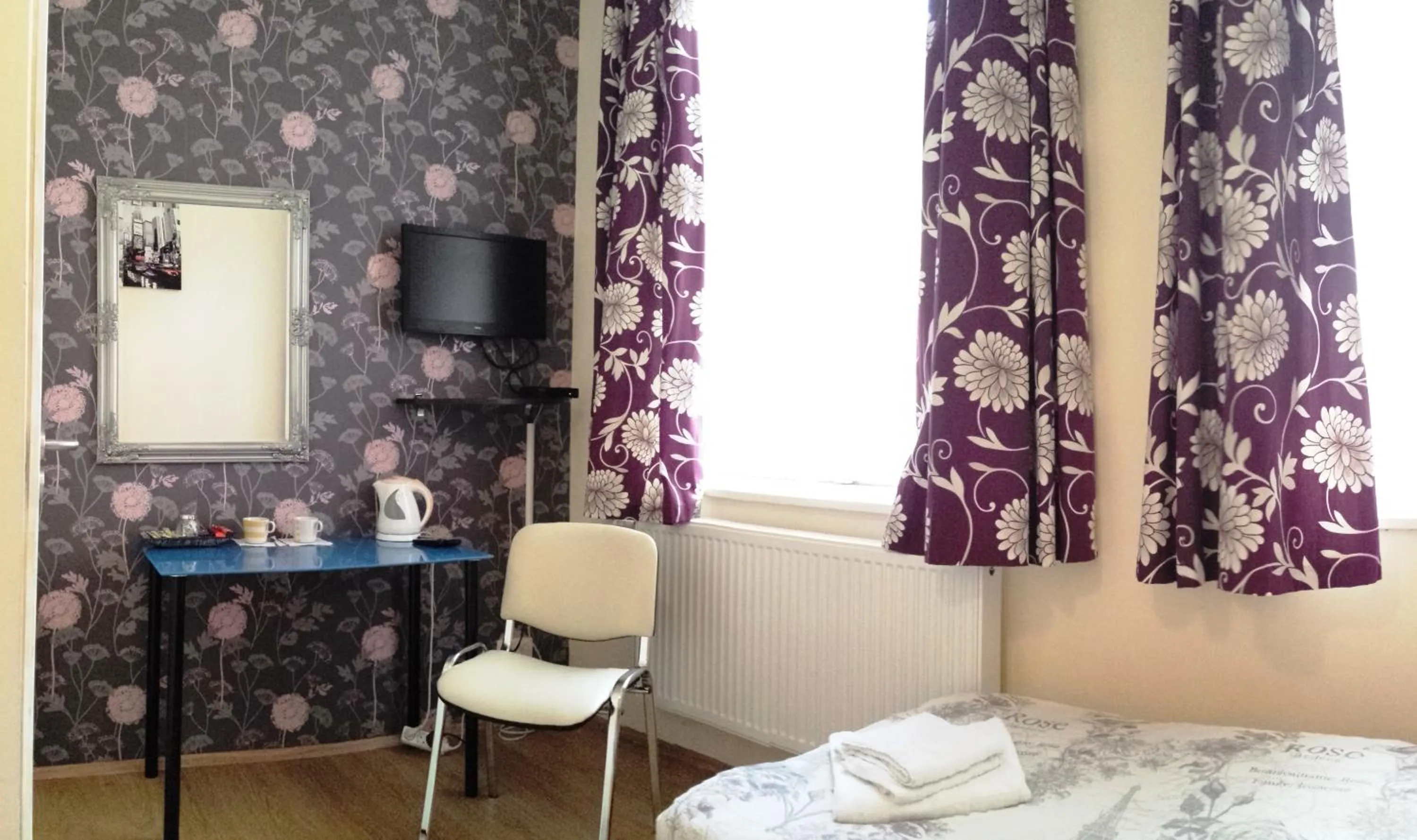 Coffee/tea facilities, Bed in Garden House