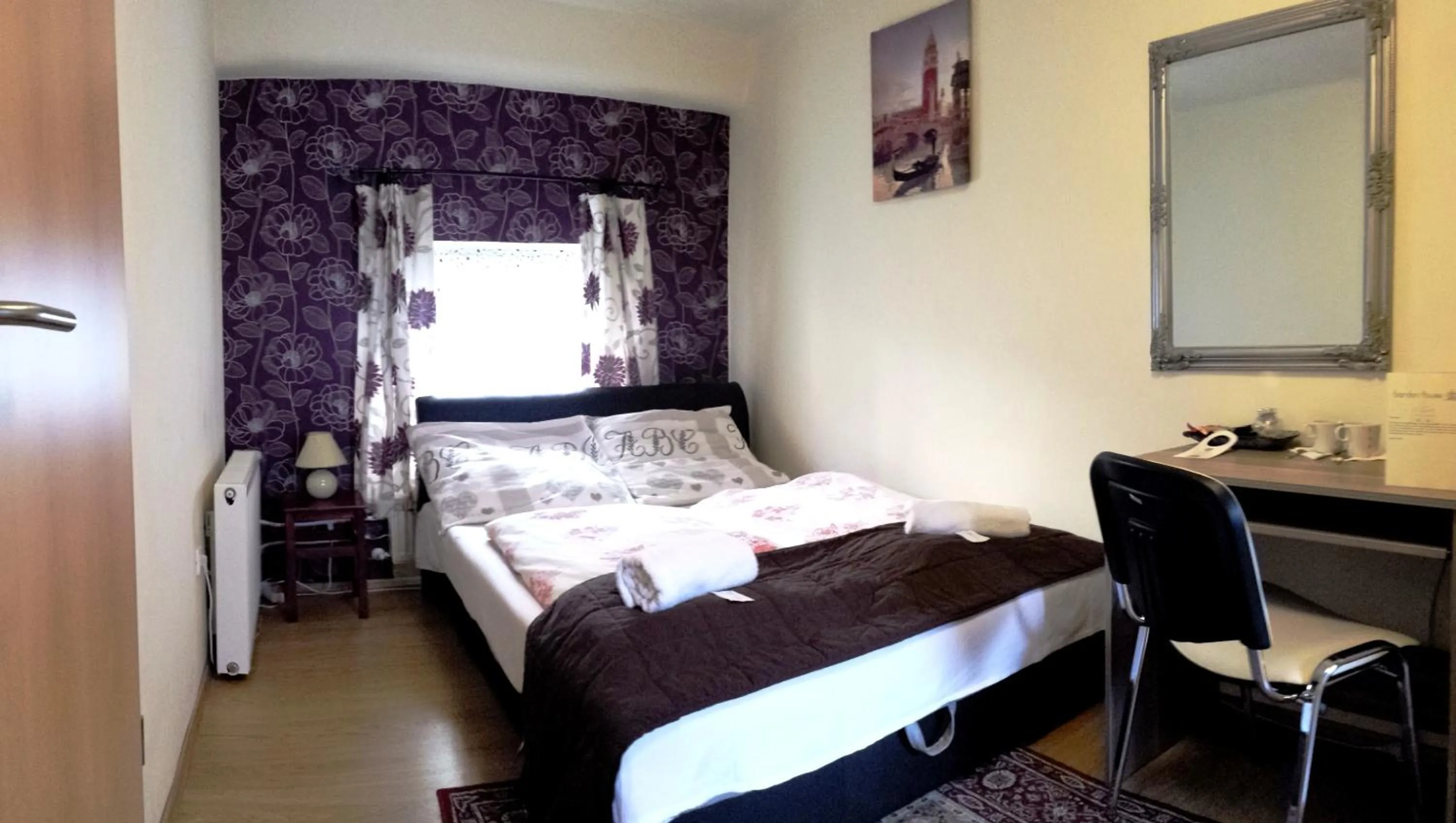 Bedroom, Bed in Garden House