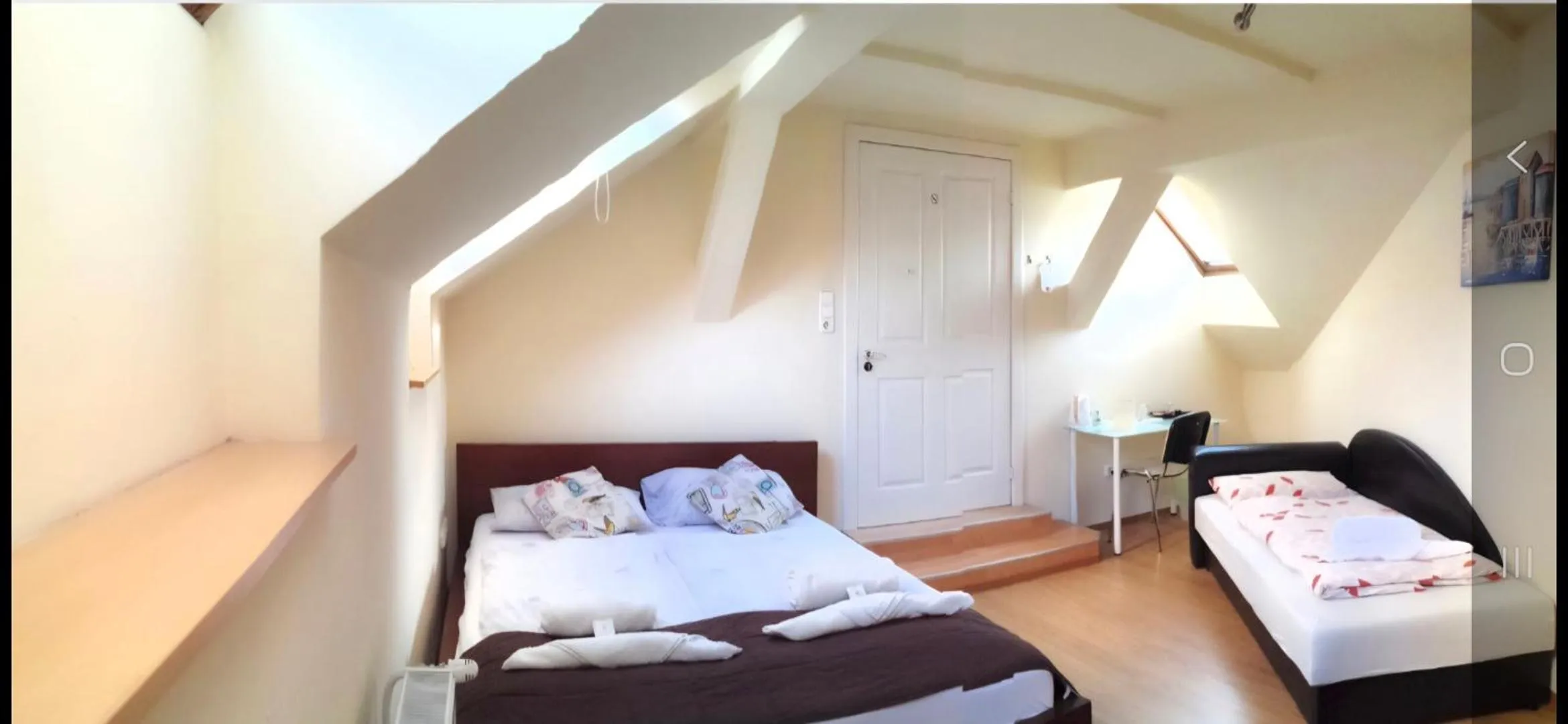 Bedroom, Bed in Garden House