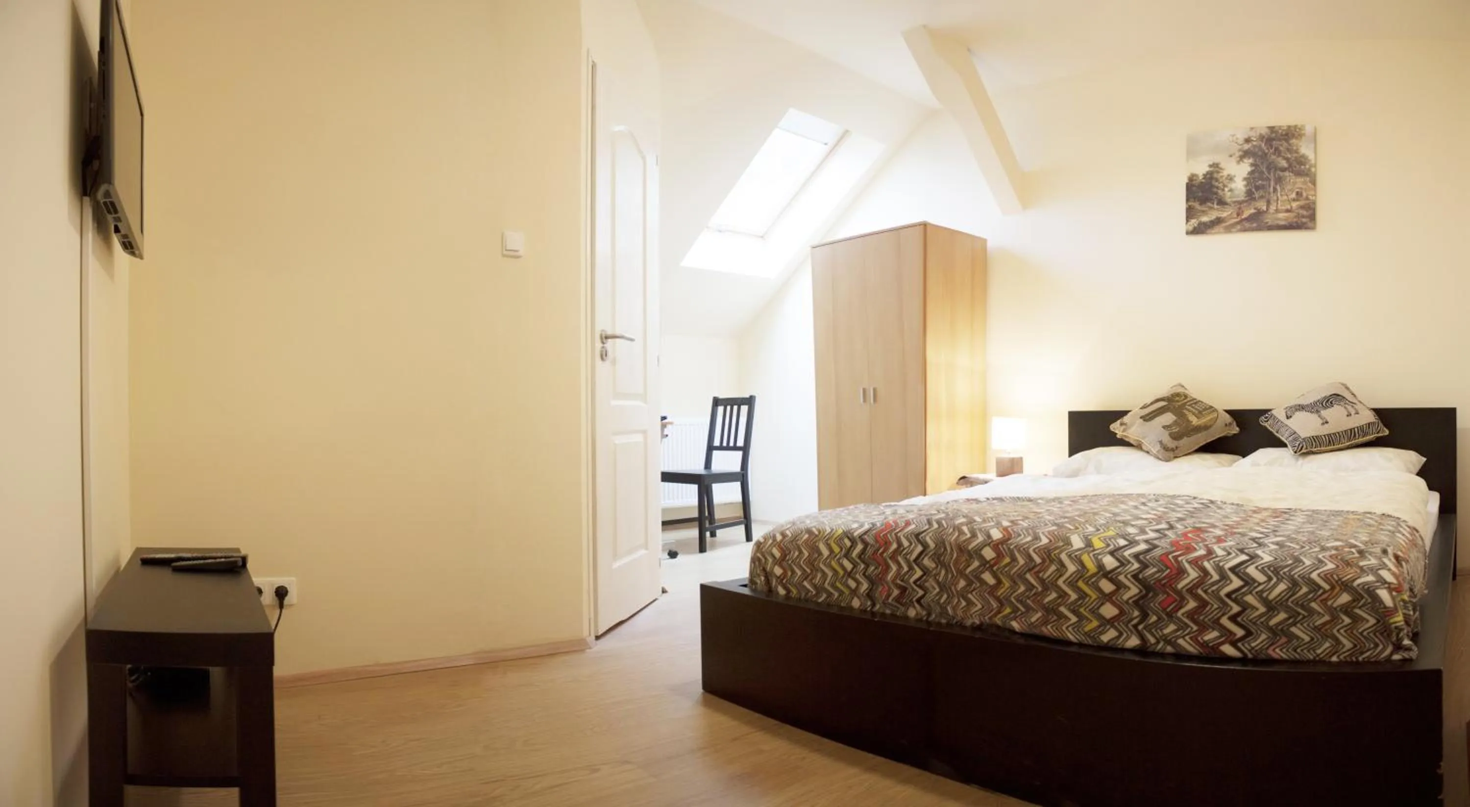 Photo of the whole room, Bed in Garden House