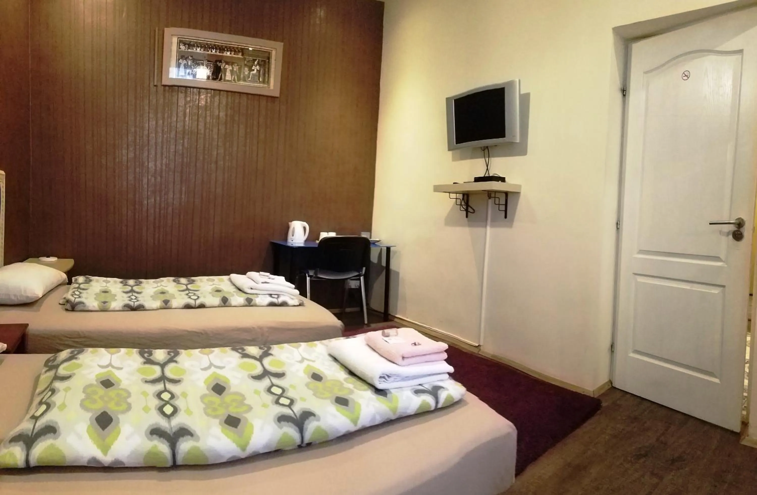 Bedroom, Bed in Garden House