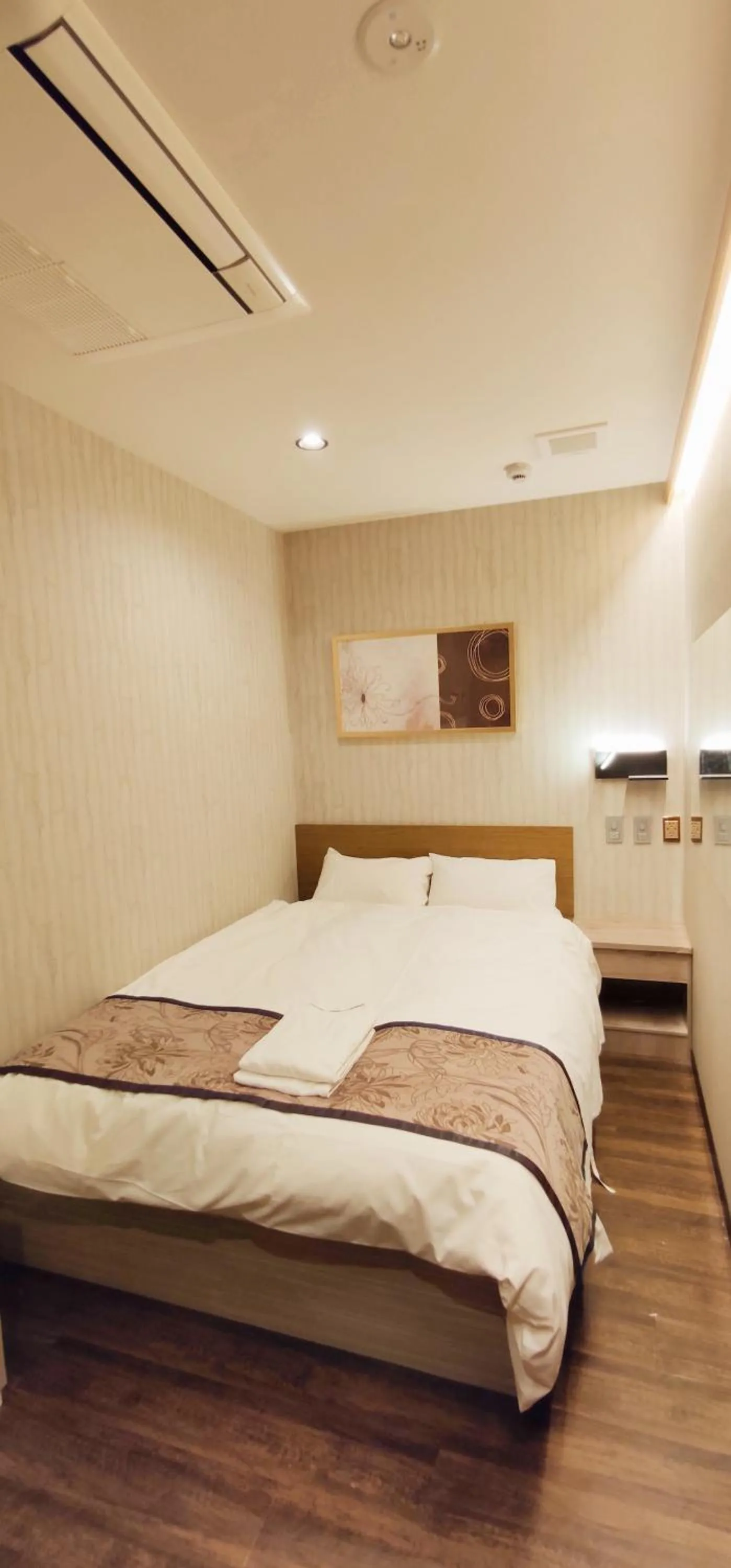 Bed in Hotel Charire Kichijoji