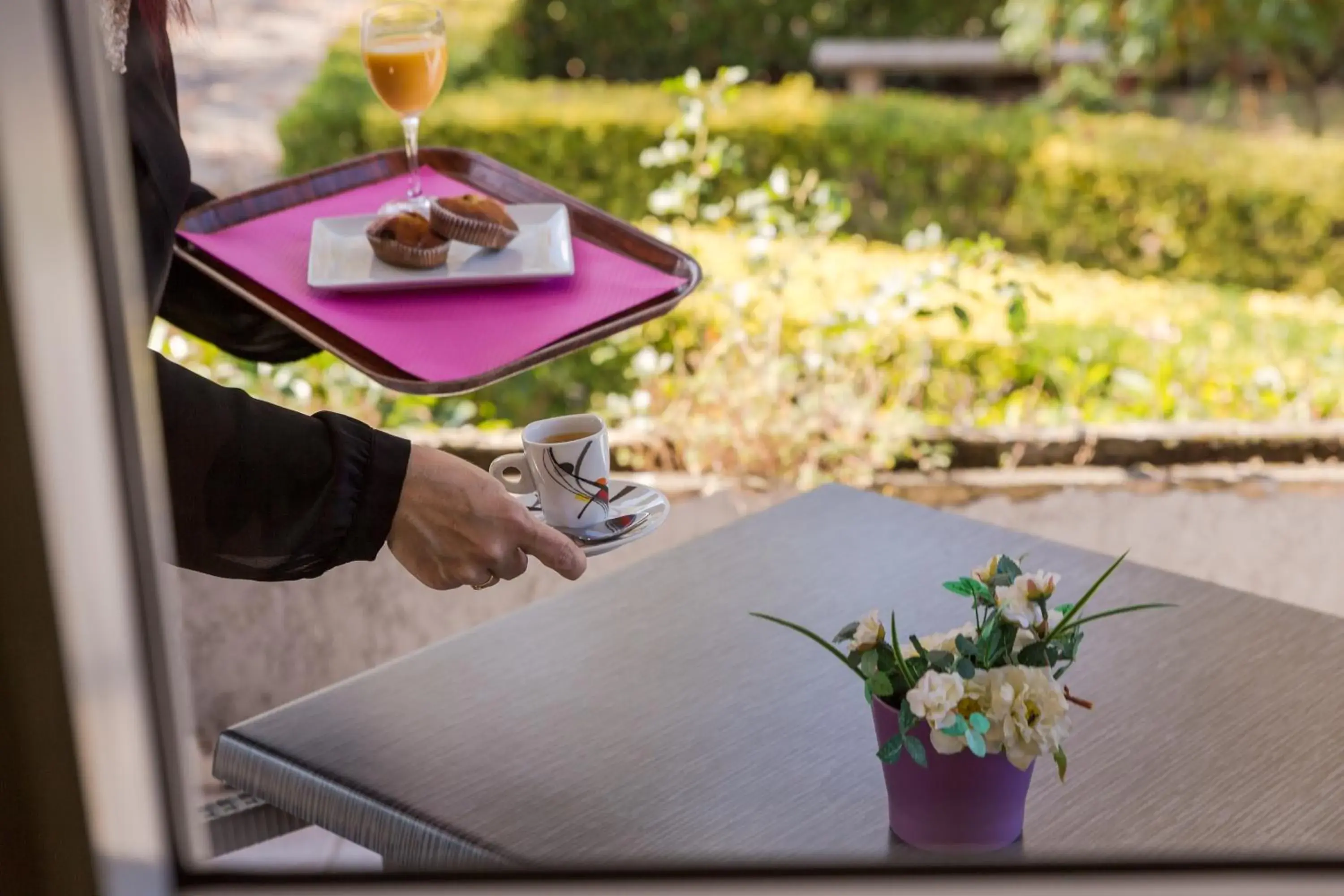 Food and drinks in The Originals City, Hôtel Villancourt, Grenoble Sud Food and drinks in The Originals City, Hôtel Villancourt, Grenoble Sud