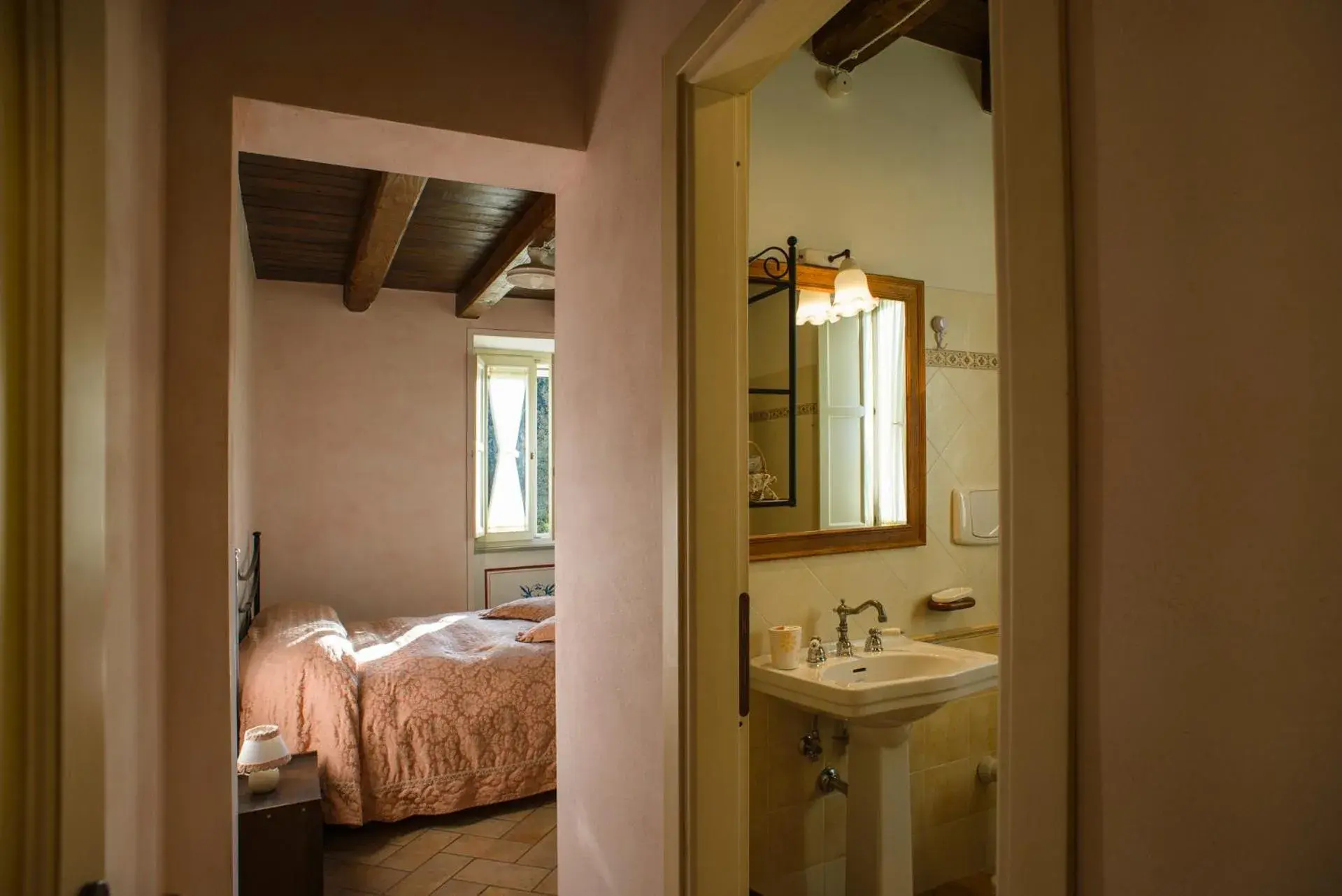 Double Room in Agriturismo Colle Tocci Double Room in Agriturismo Colle Tocci