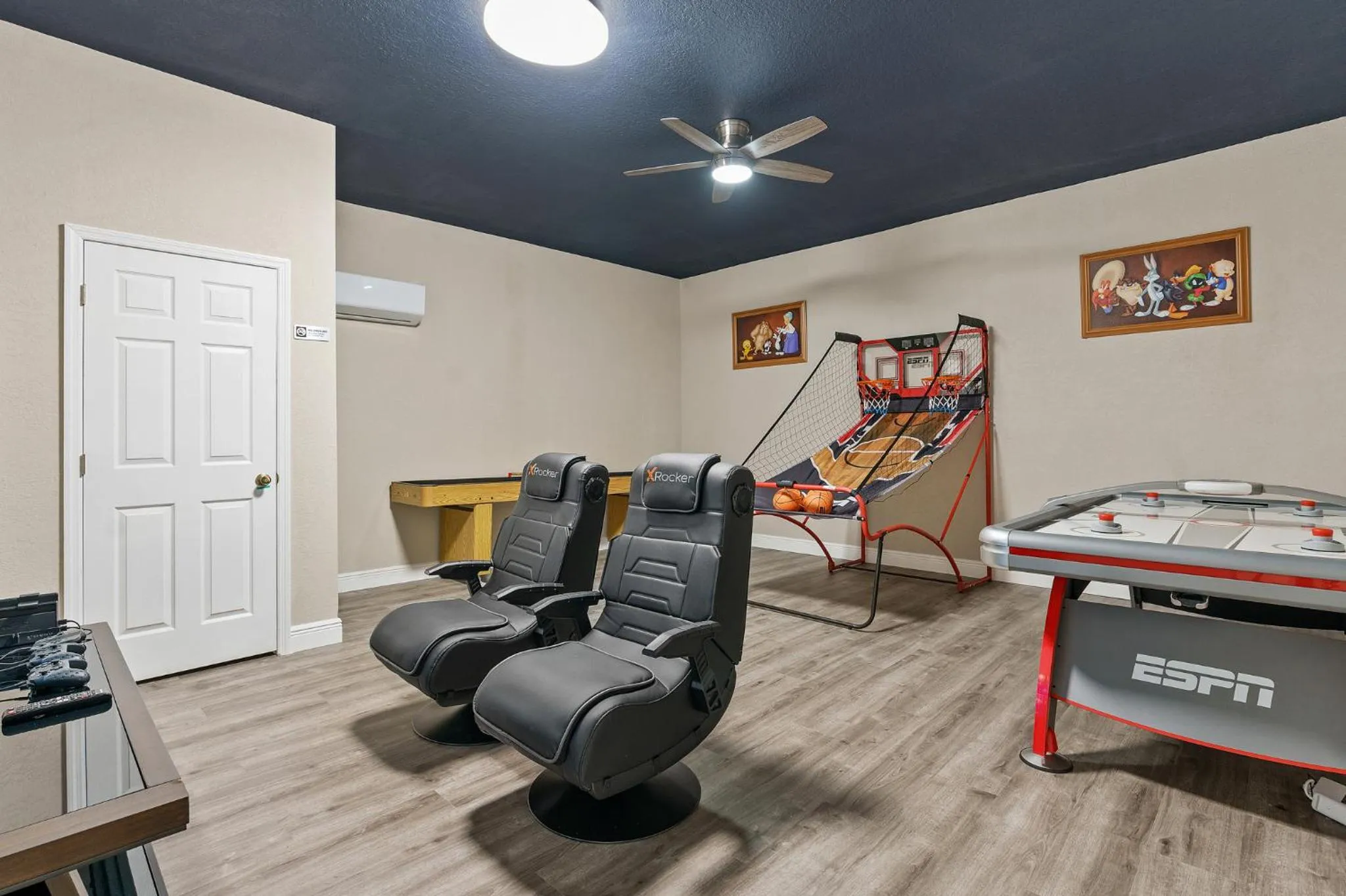 Game Room in WindsorHills Villa Pool Resort Amenities Minutes to Disney