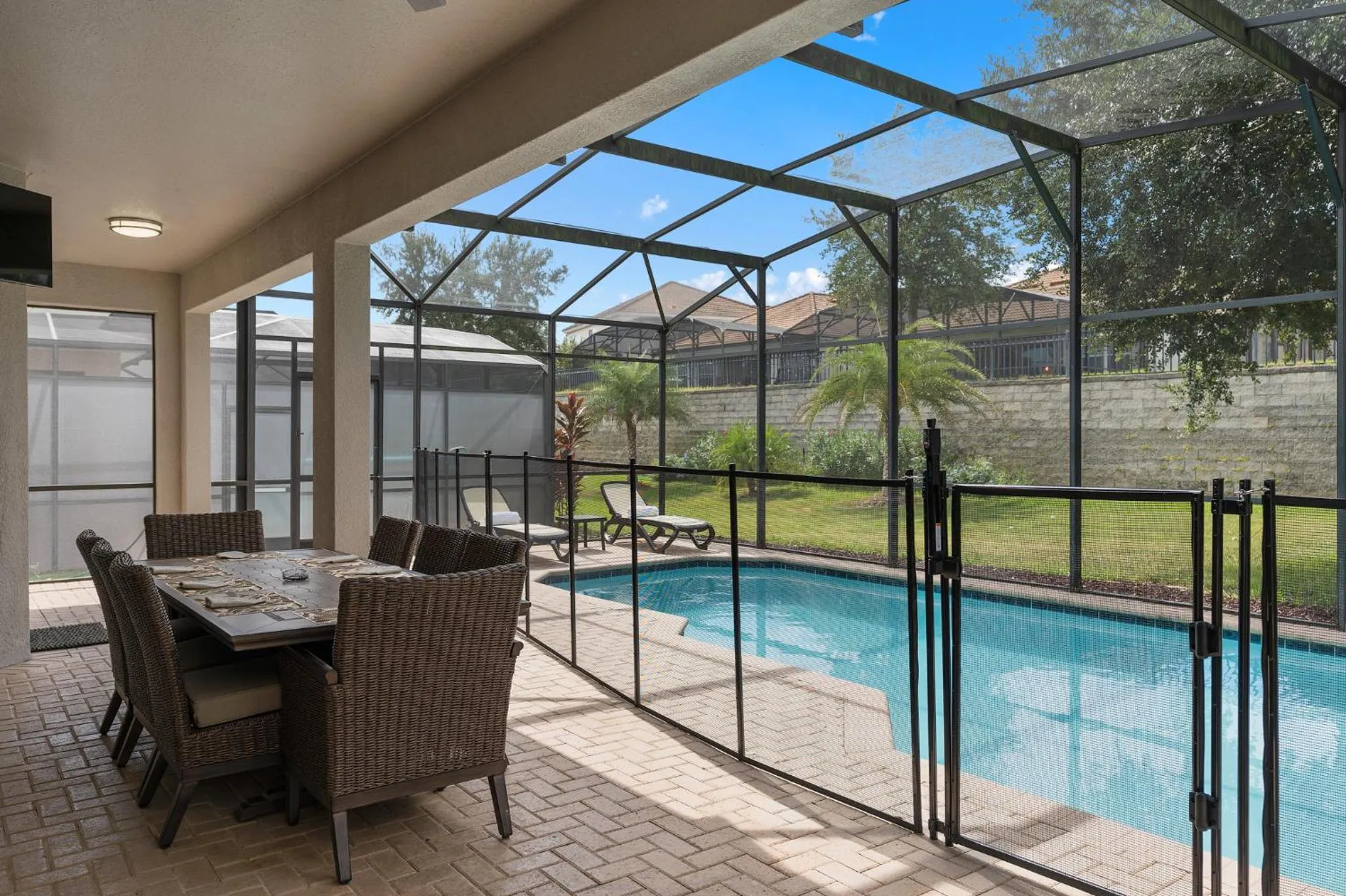 Swimming pool in WindsorHills Villa Pool Resort Amenities Minutes to Disney