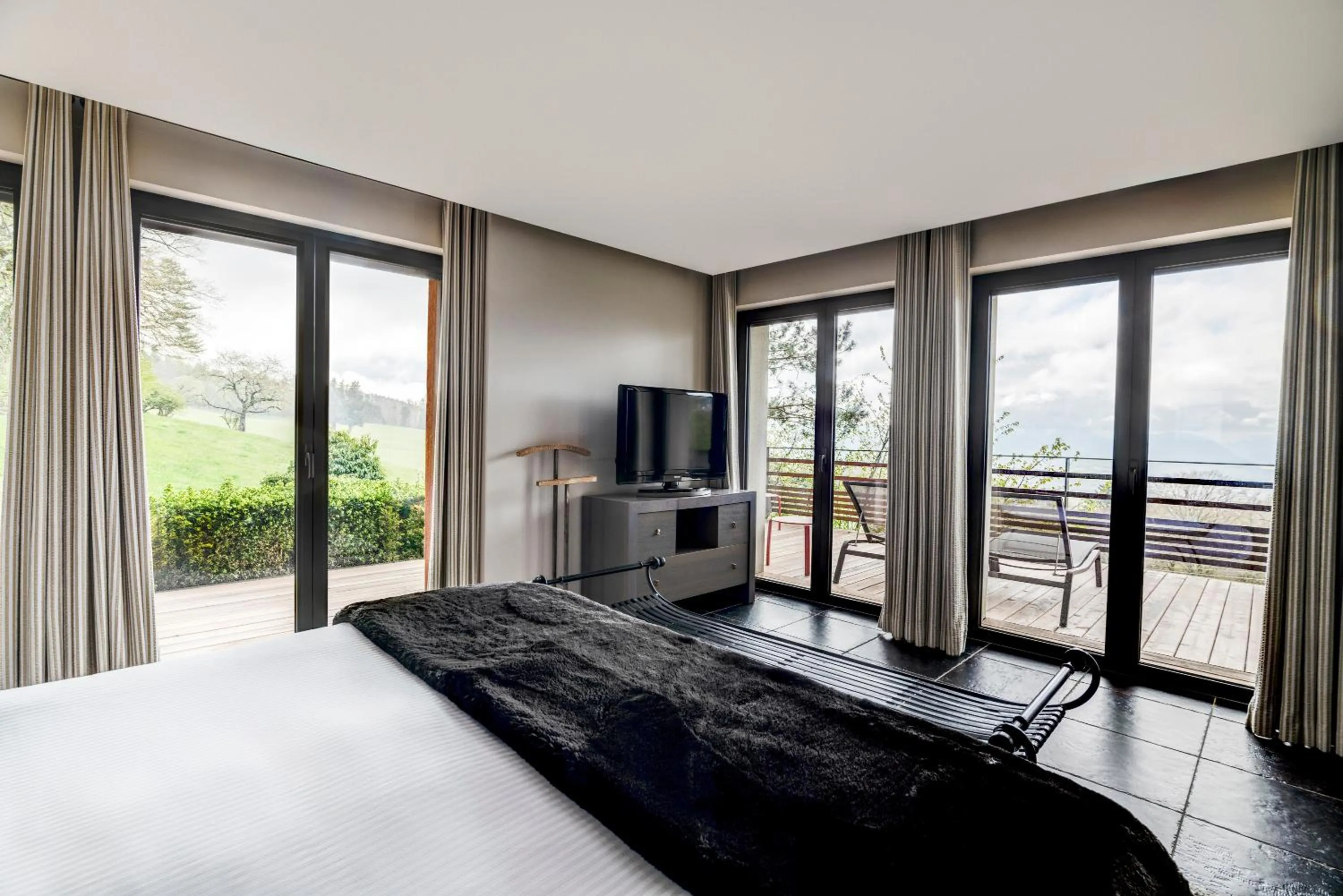 Bed in Château des Avenieres - Relais & Châteaux