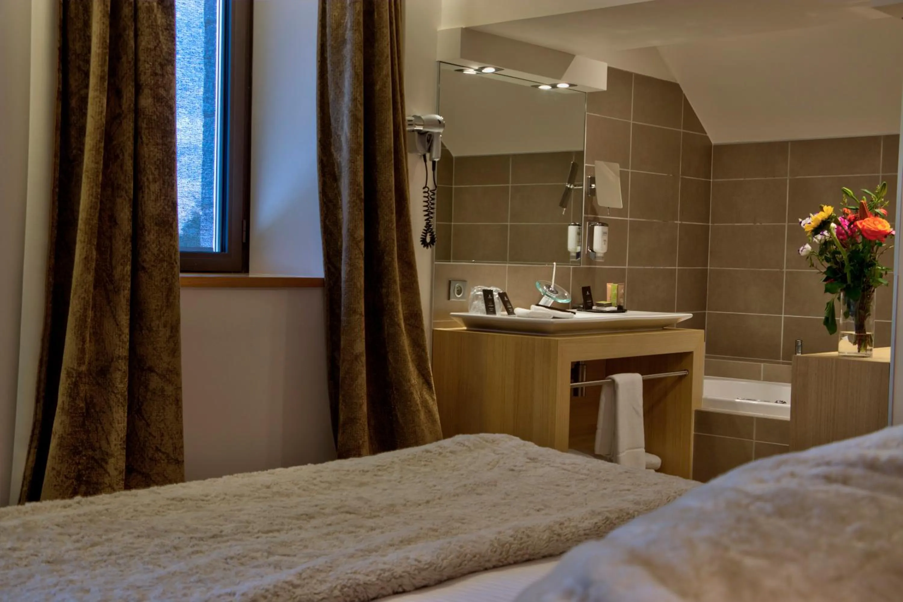 Bed in Château des Avenieres - Relais & Châteaux