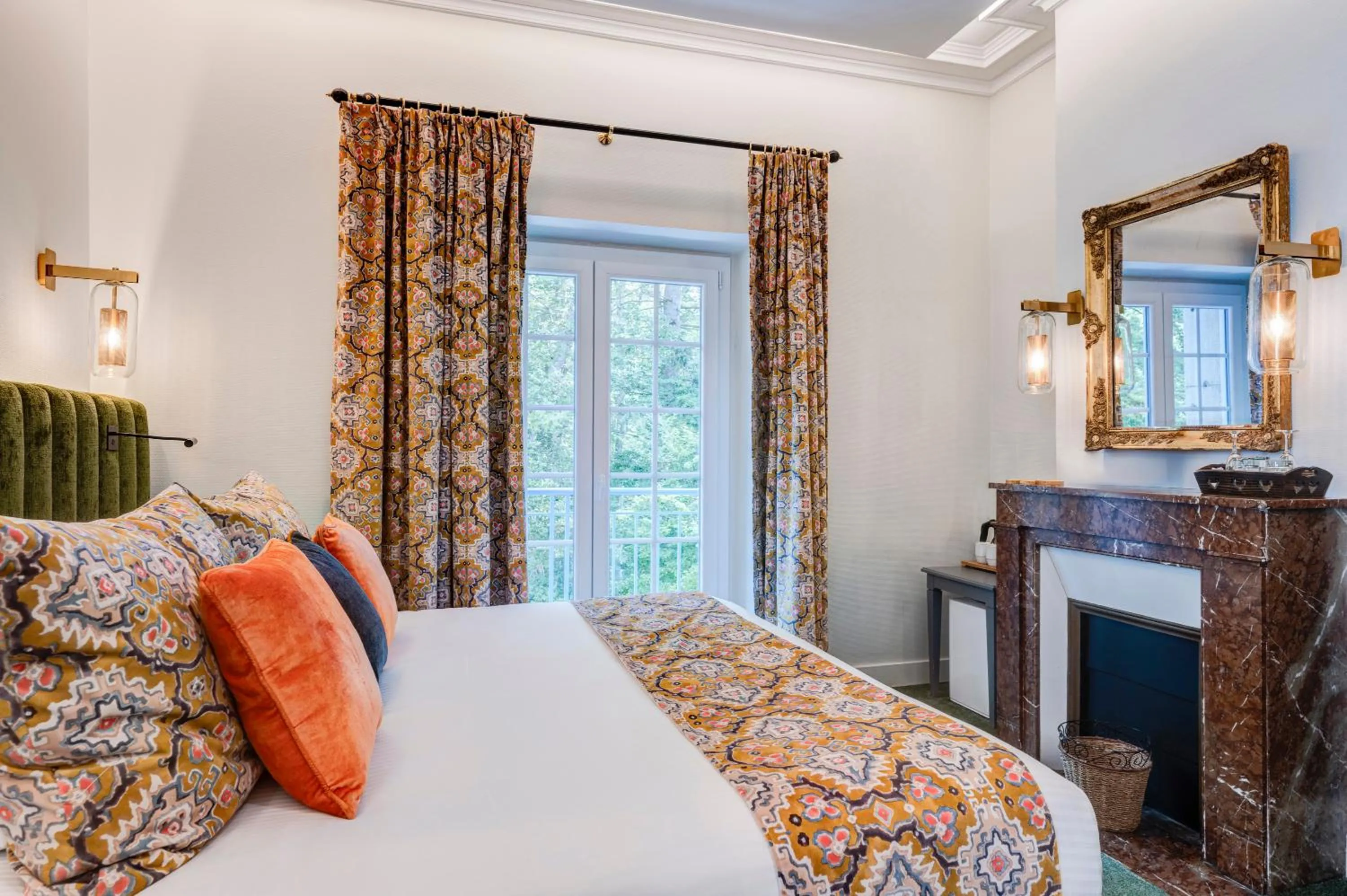 Bed in Château des Avenieres - Relais & Châteaux