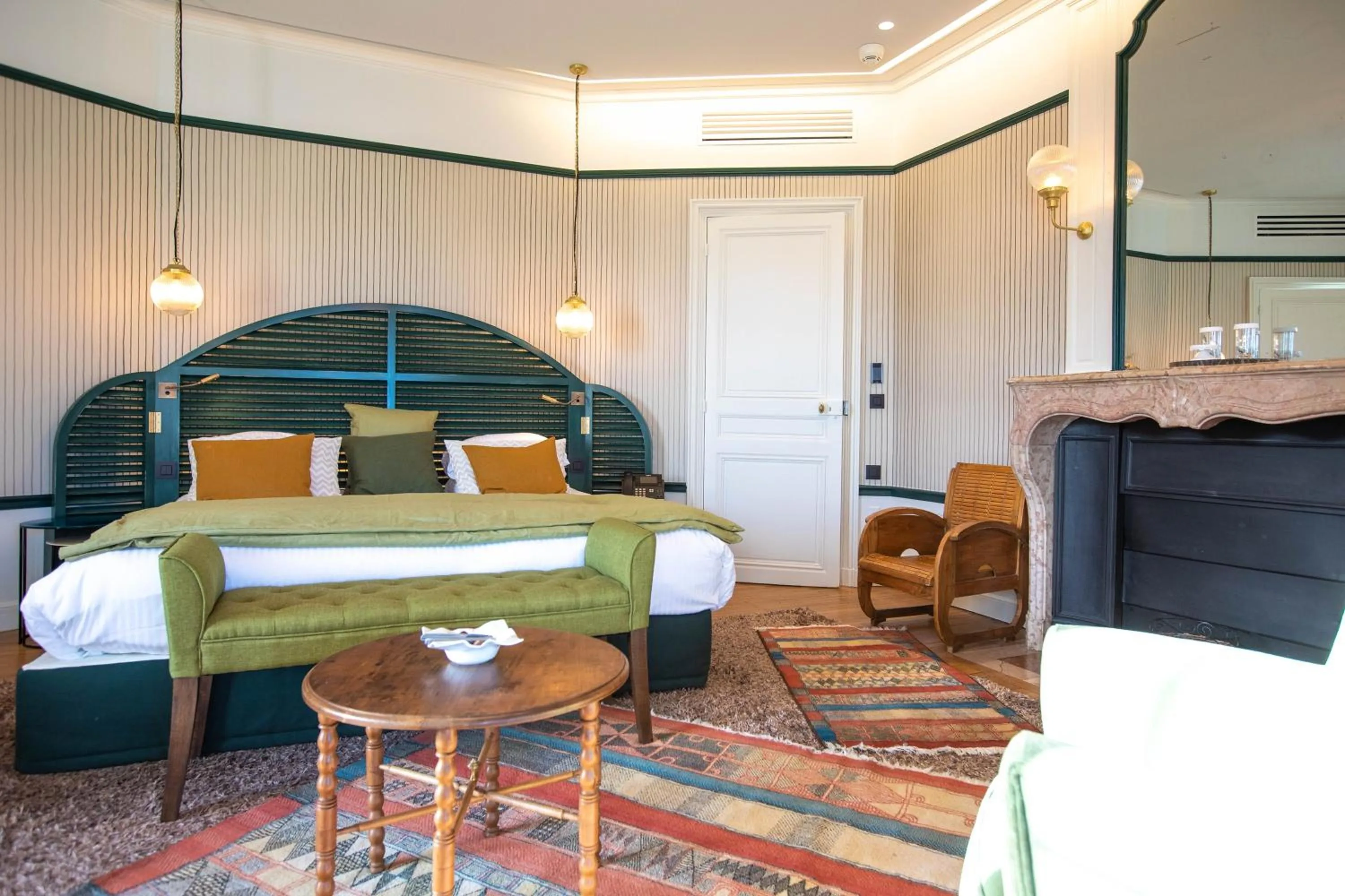 Bed in Château des Avenieres - Relais & Châteaux