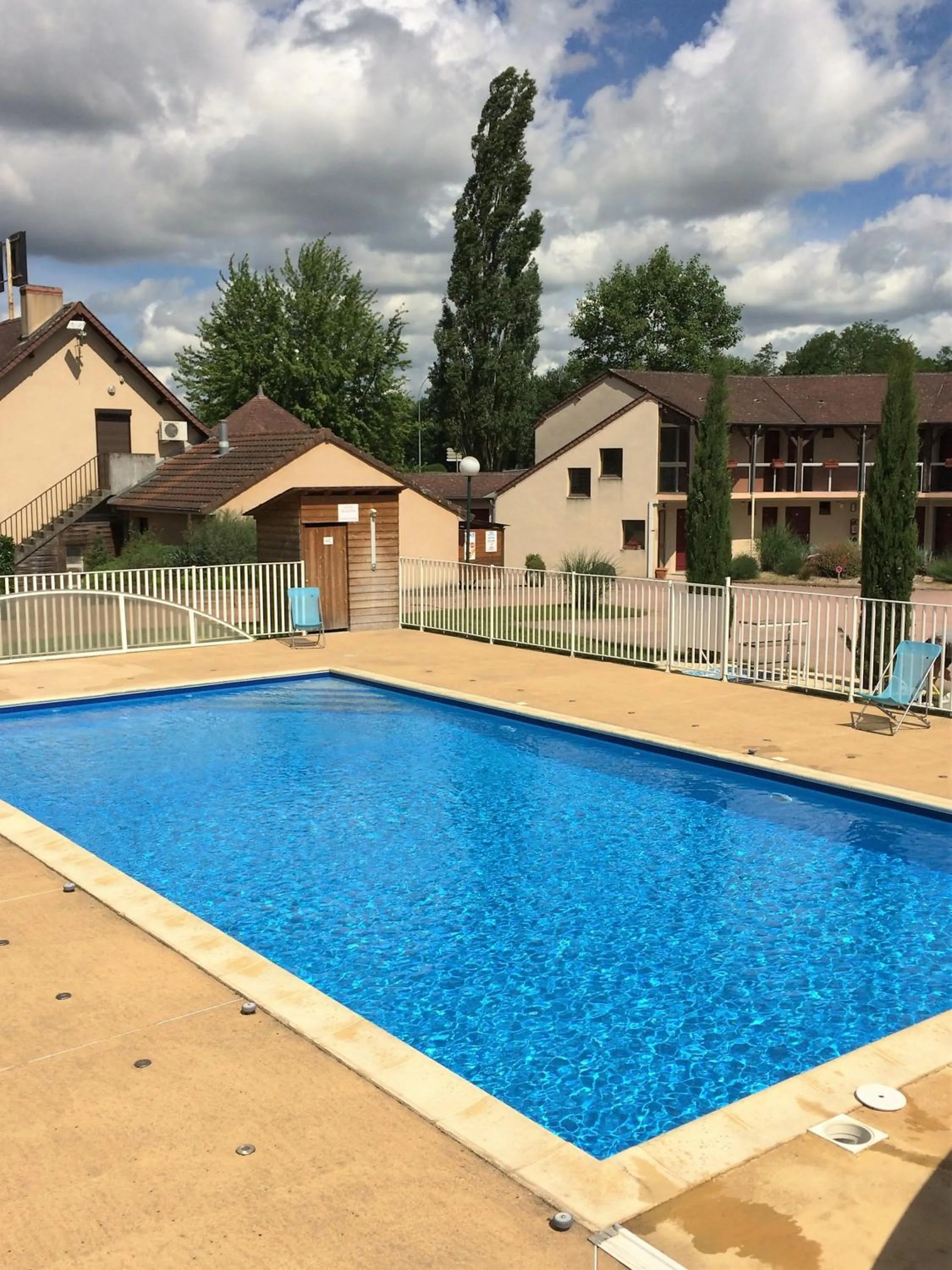 Swimming pool in Delfotel