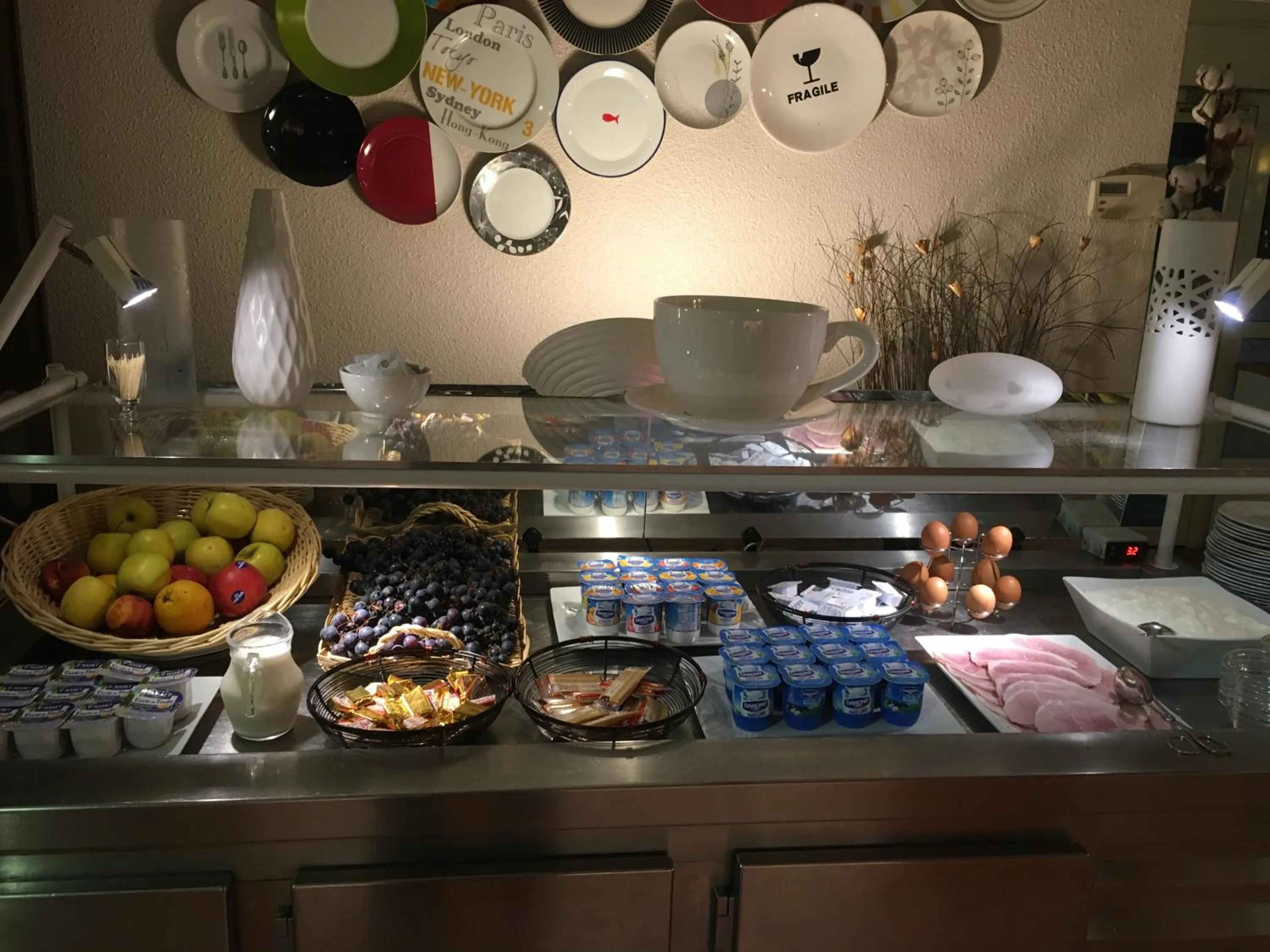 Breakfast in Hotel & Restaurant Heliotel