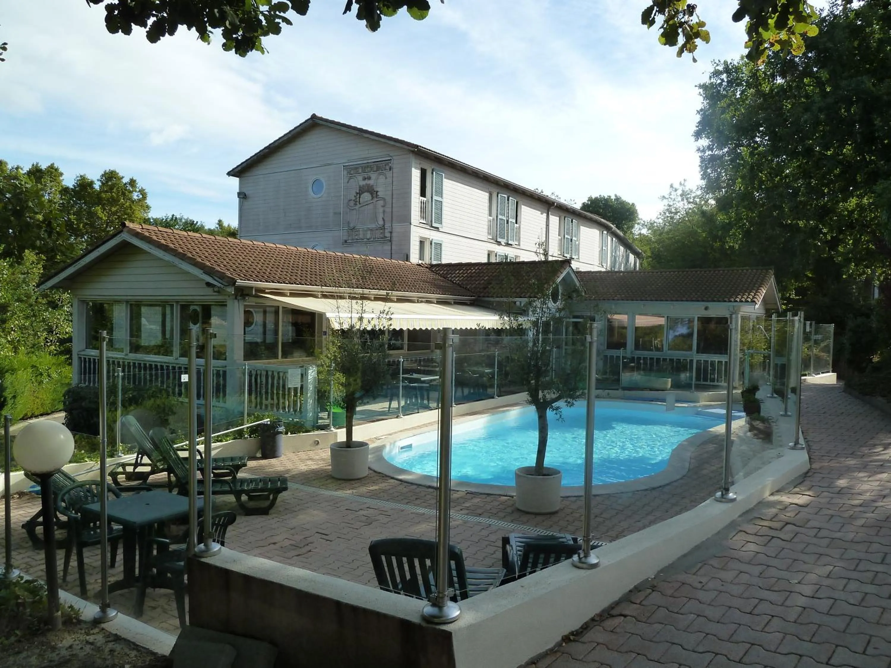 Swimming pool in Hotel & Restaurant Heliotel