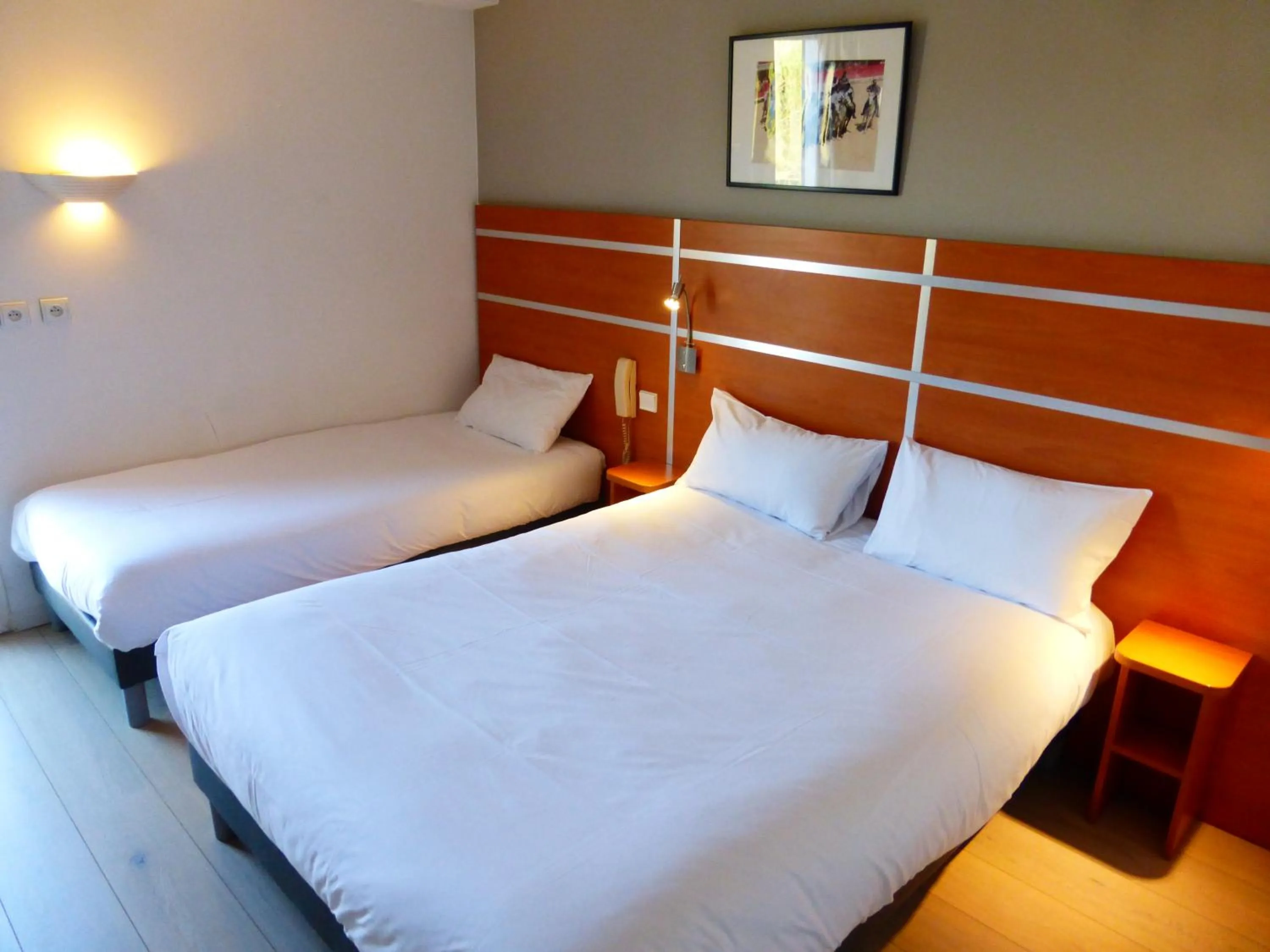 Bed in Hotel & Restaurant Heliotel