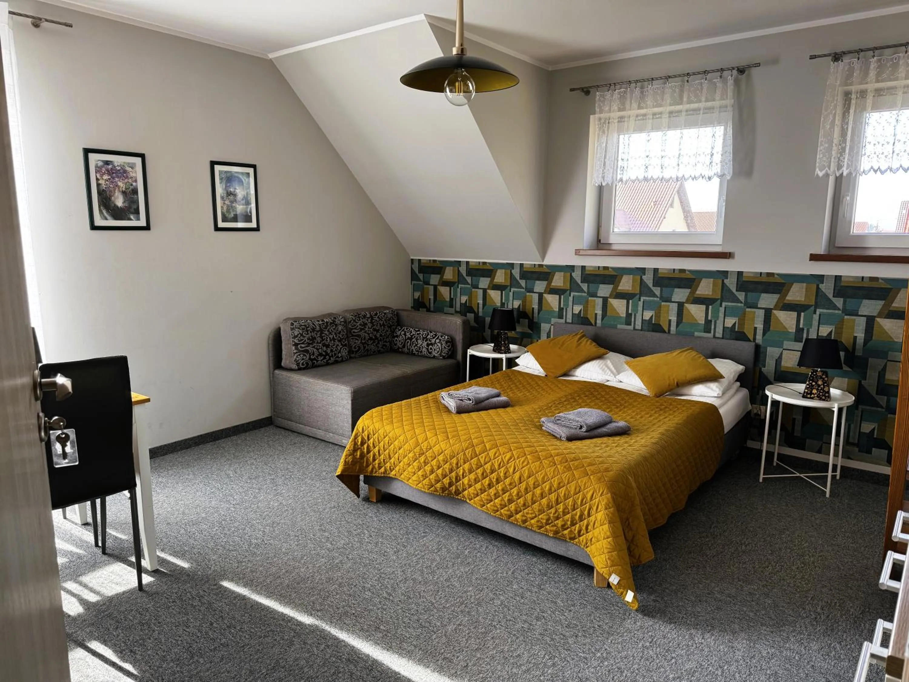 Bed in ApartamentyKudowa - Willa Pod Dębami z ogrodem i parkingiem,