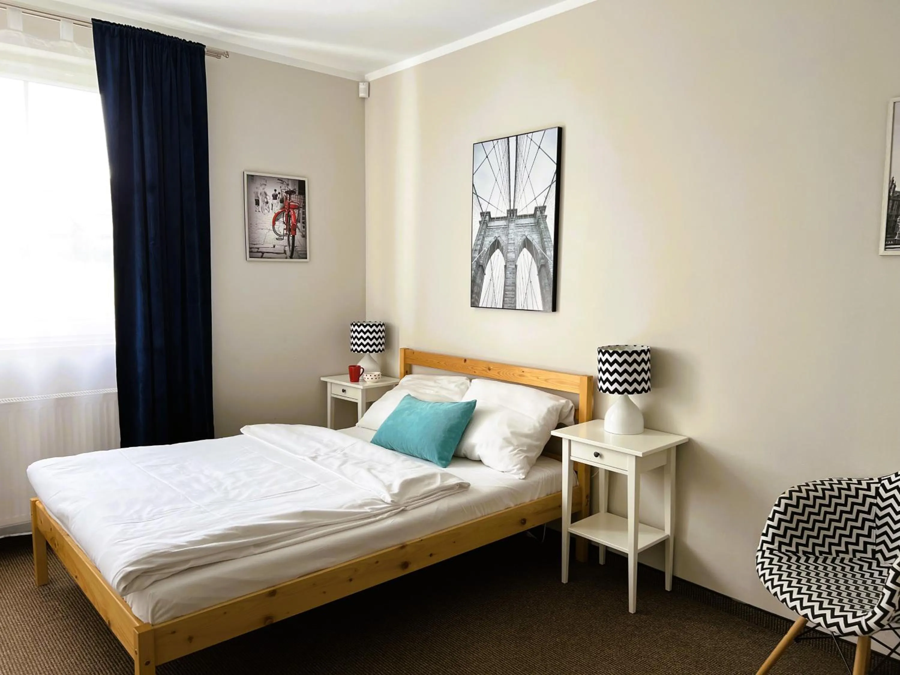 Bed in ApartamentyKudowa - Willa Pod Dębami z ogrodem i parkingiem,