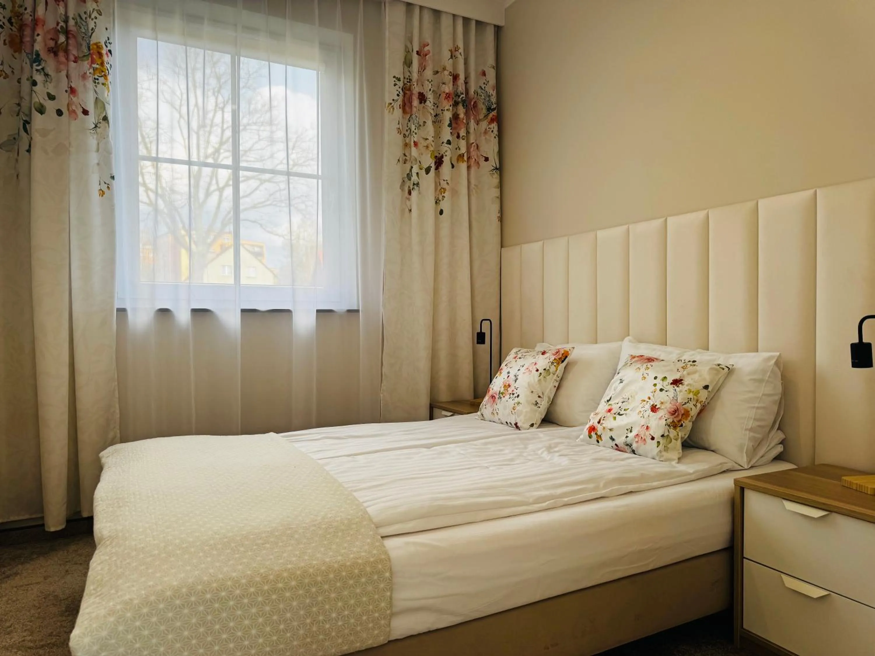 Bedroom, Bed in ApartamentyKudowa - Willa Pod Dębami z ogrodem i parkingiem,