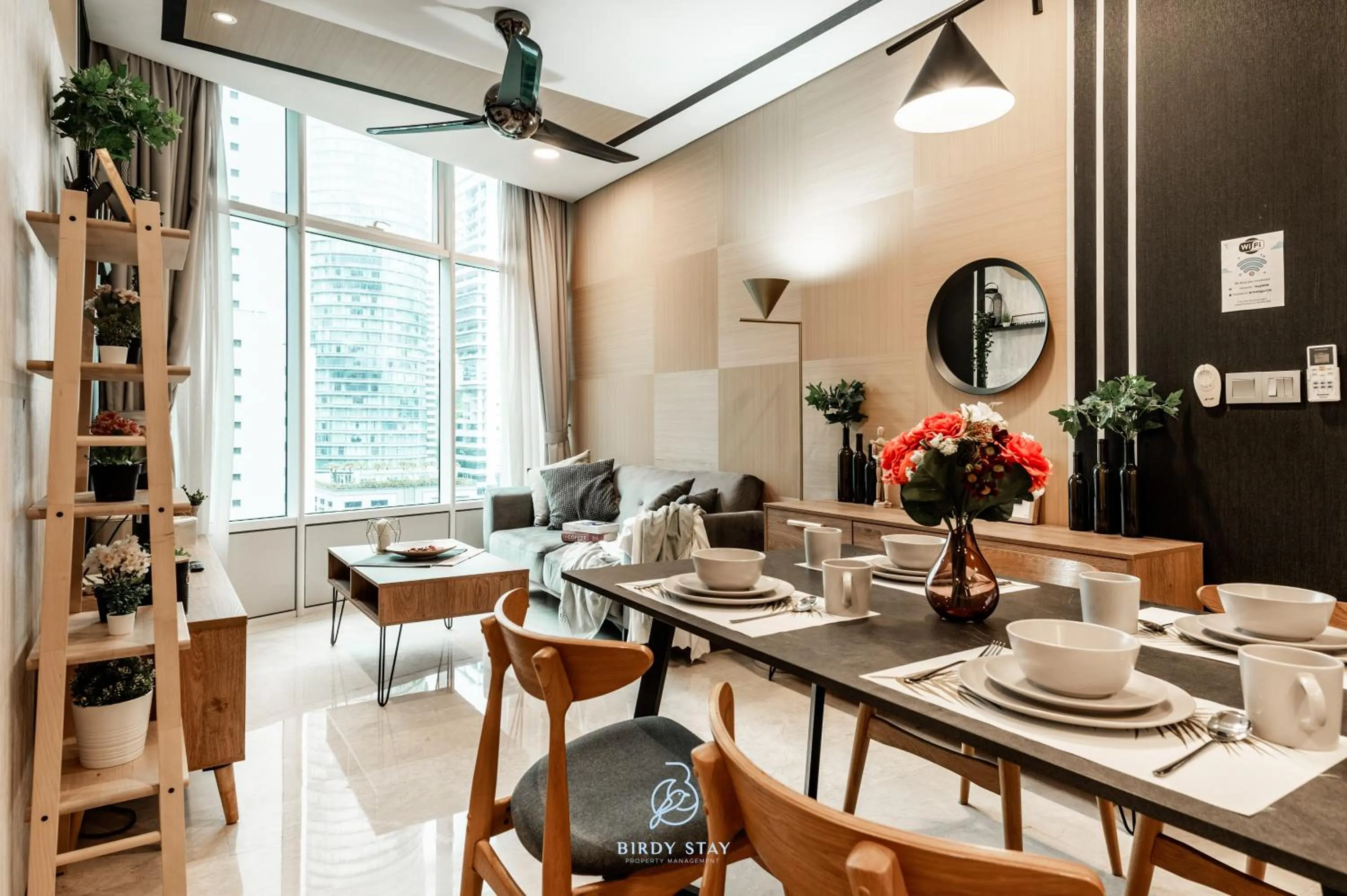 Dining area in KLCC Homestay Vacation Sky Suites KLCC Birdy Stay