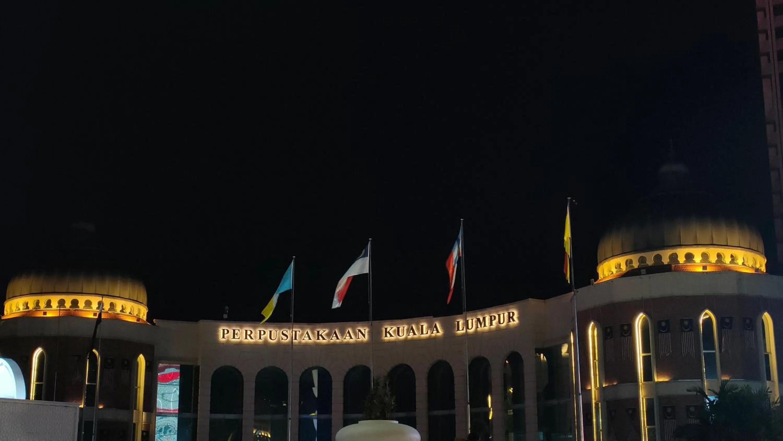 Night in KLCC Homestay Vacation Sky Suites KLCC Birdy Stay