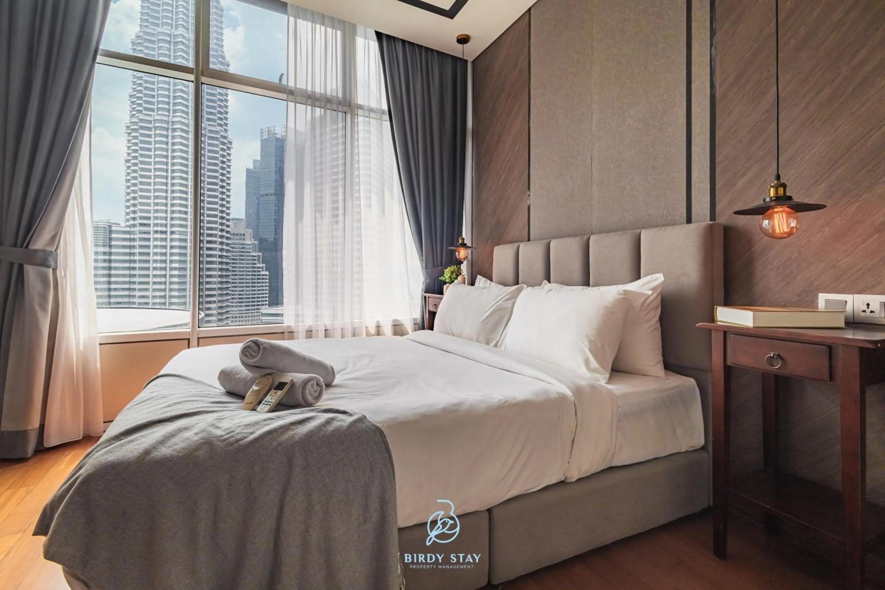Bedroom, Bed in KLCC Homestay Vacation Sky Suites KLCC Birdy Stay