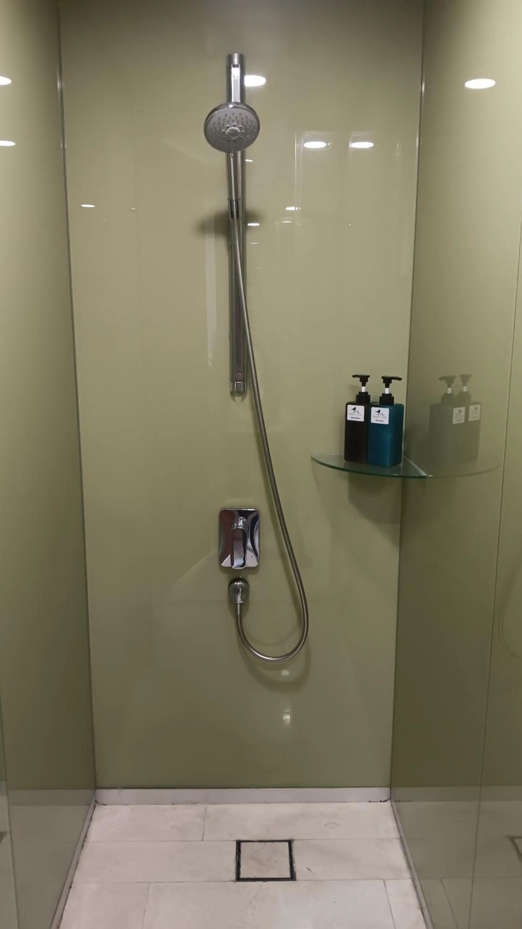 Shower in KLCC Homestay Vacation Sky Suites KLCC Birdy Stay