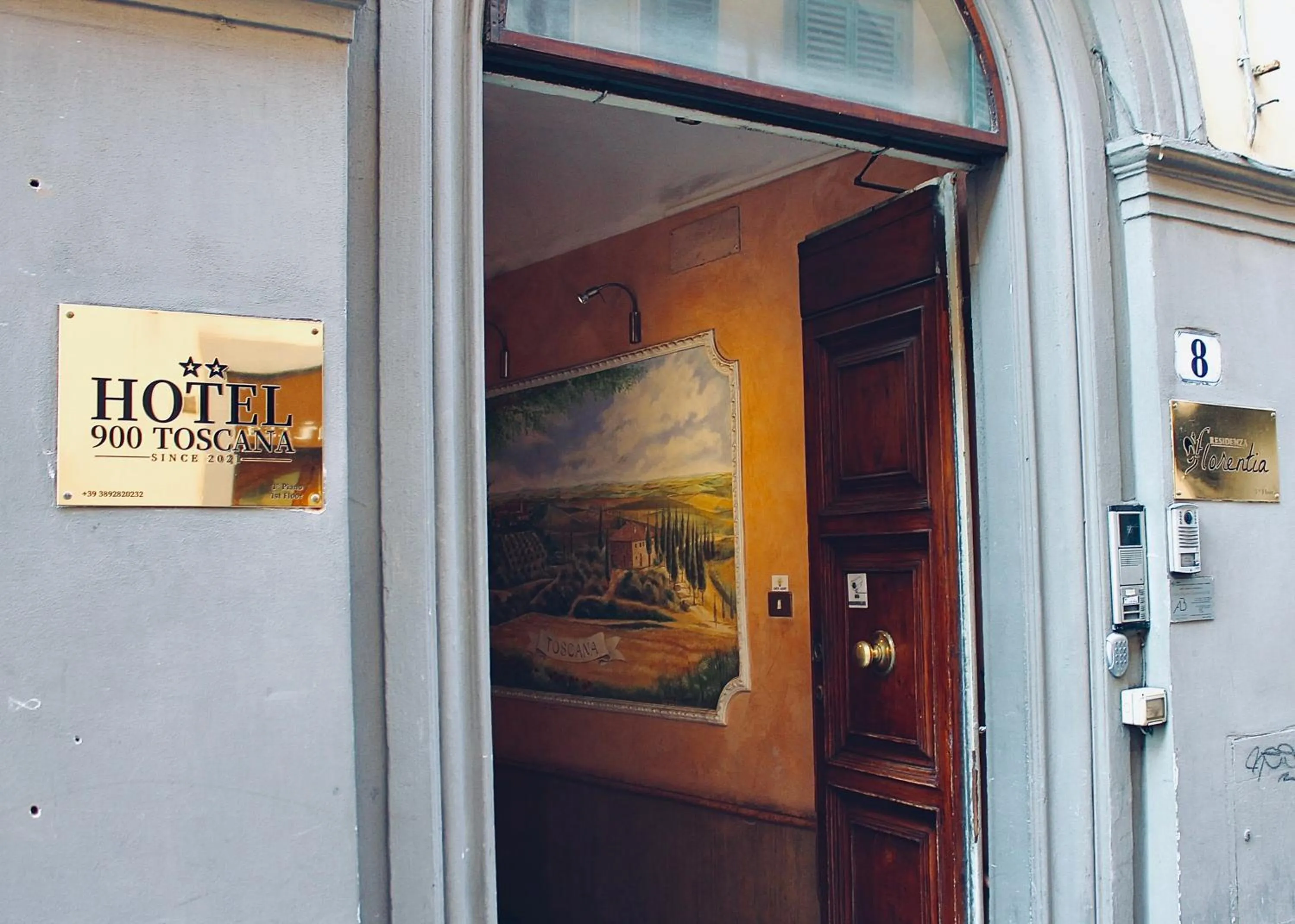 Property building in Hotel 900 Toscana