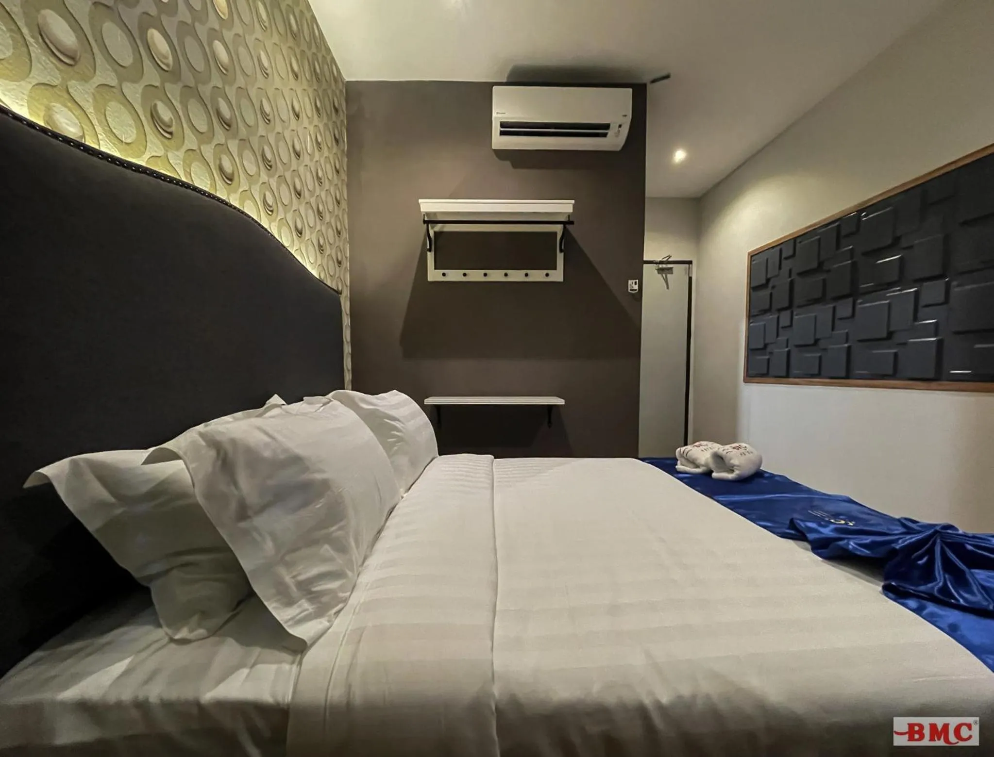 Bedroom, Bed in BMC Hotel