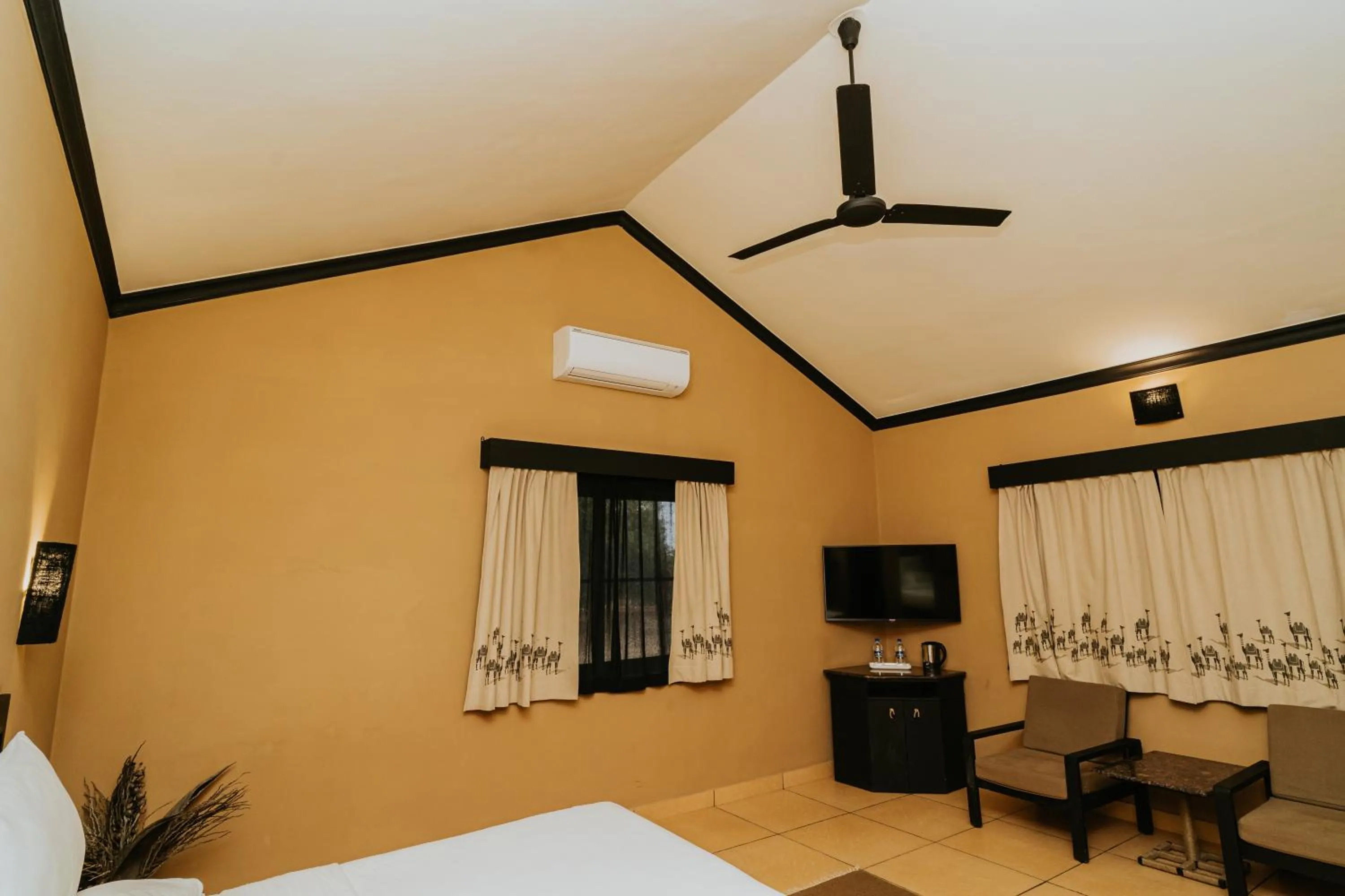 Bed in Clarks Safari Pushkar