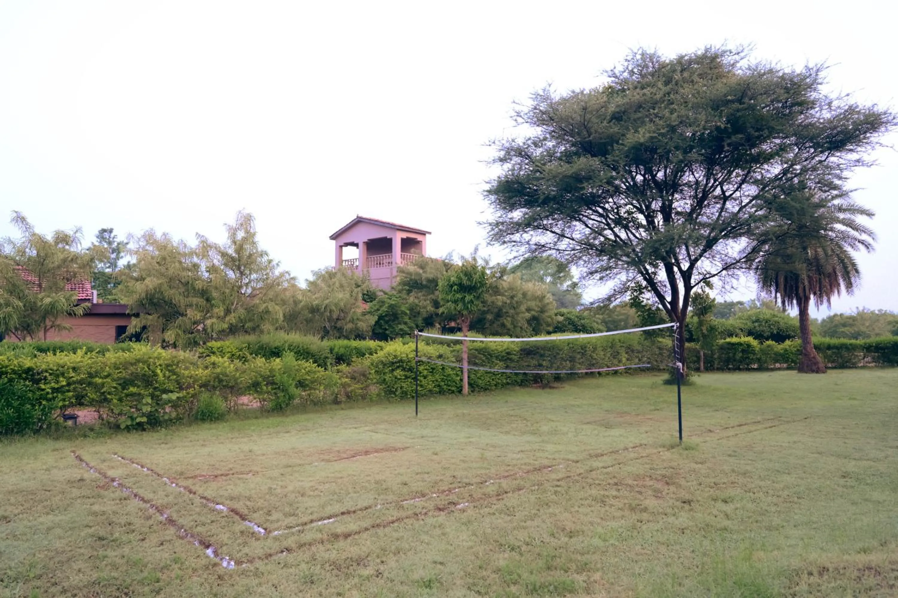 Tennis court in Clarks Safari Pushkar