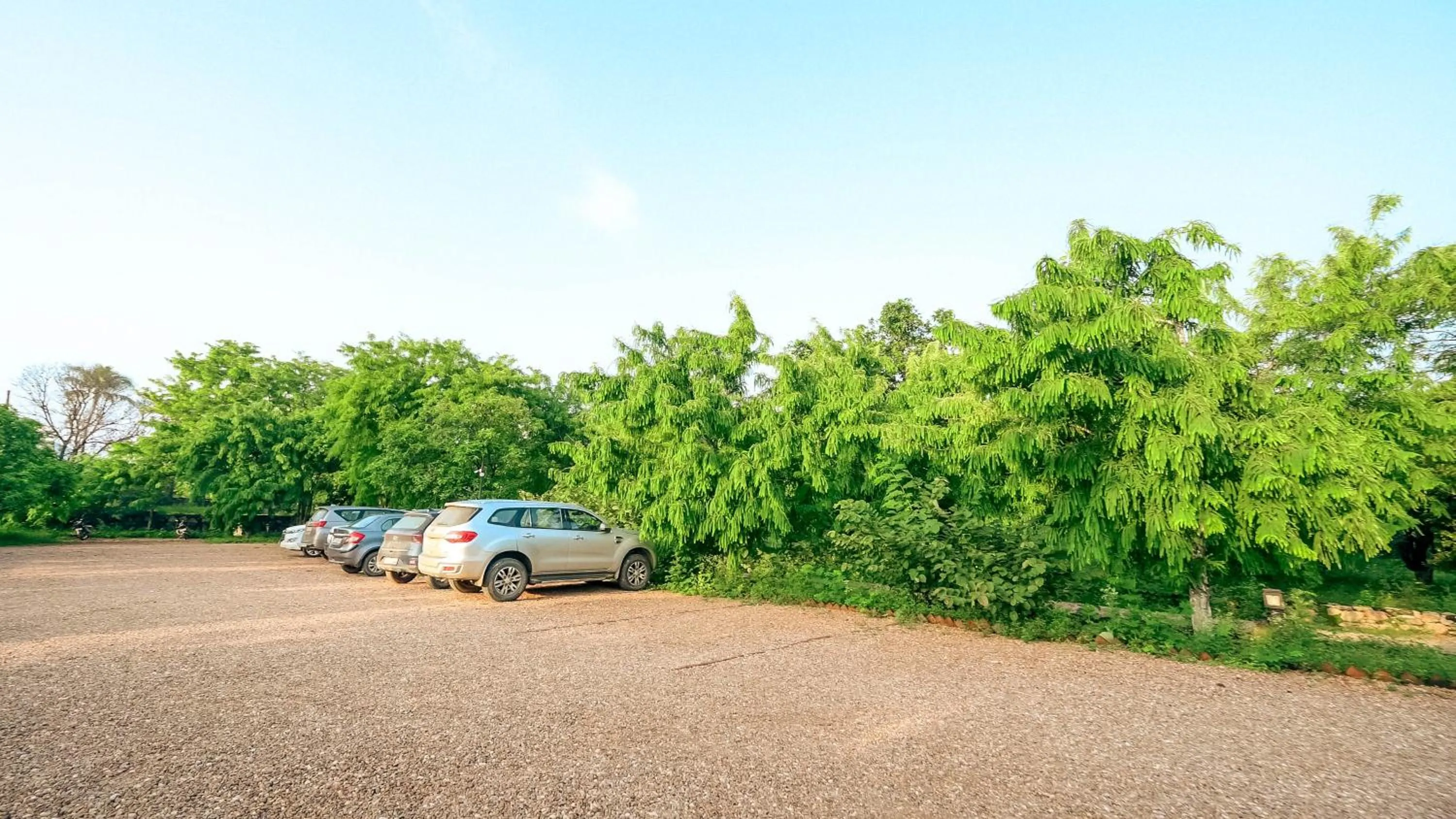 Parking in Clarks Safari Pushkar