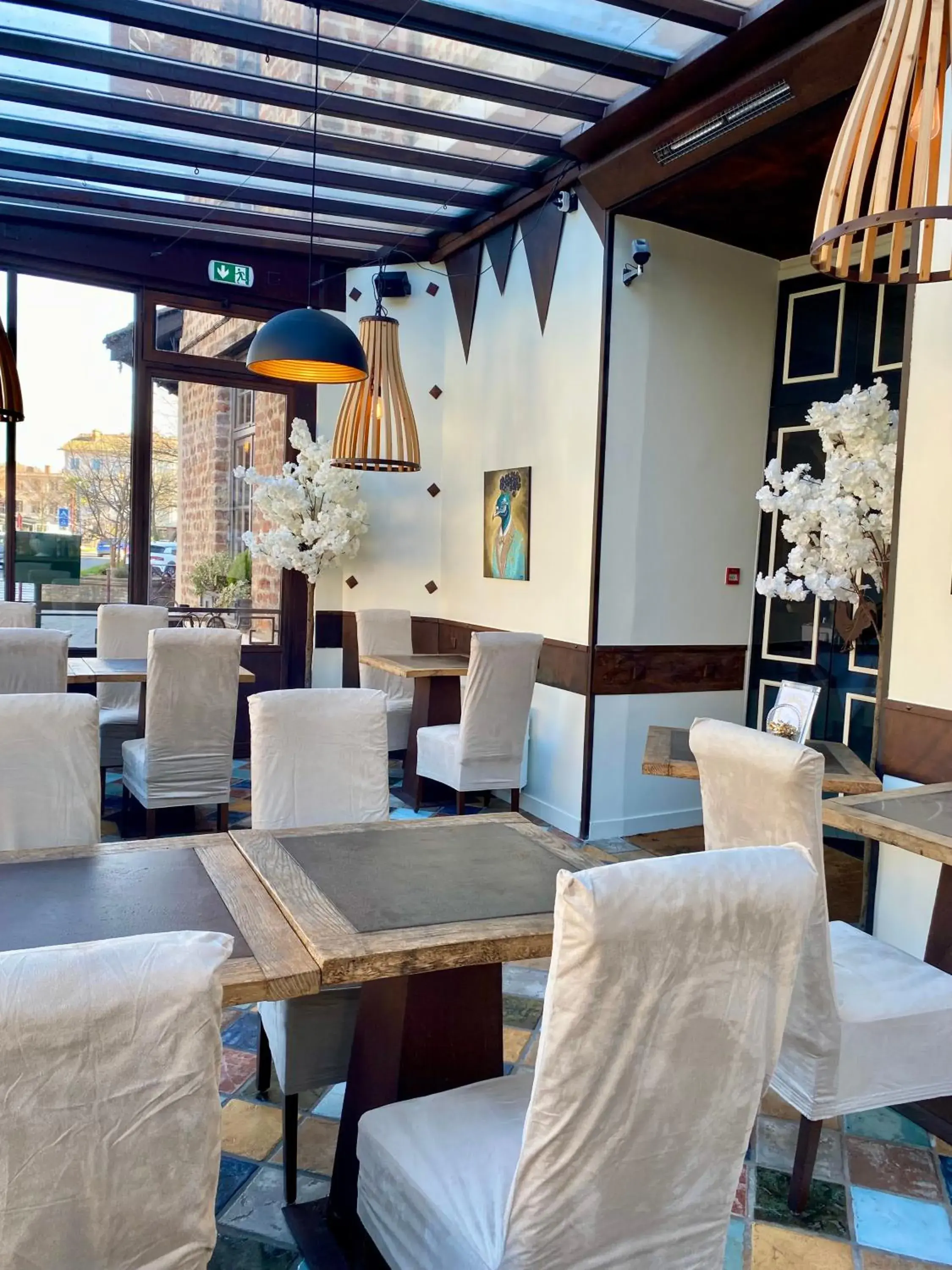 Restaurant/places to eat in Hôtel de la Tour Restaurant/places to eat in Hôtel de la Tour