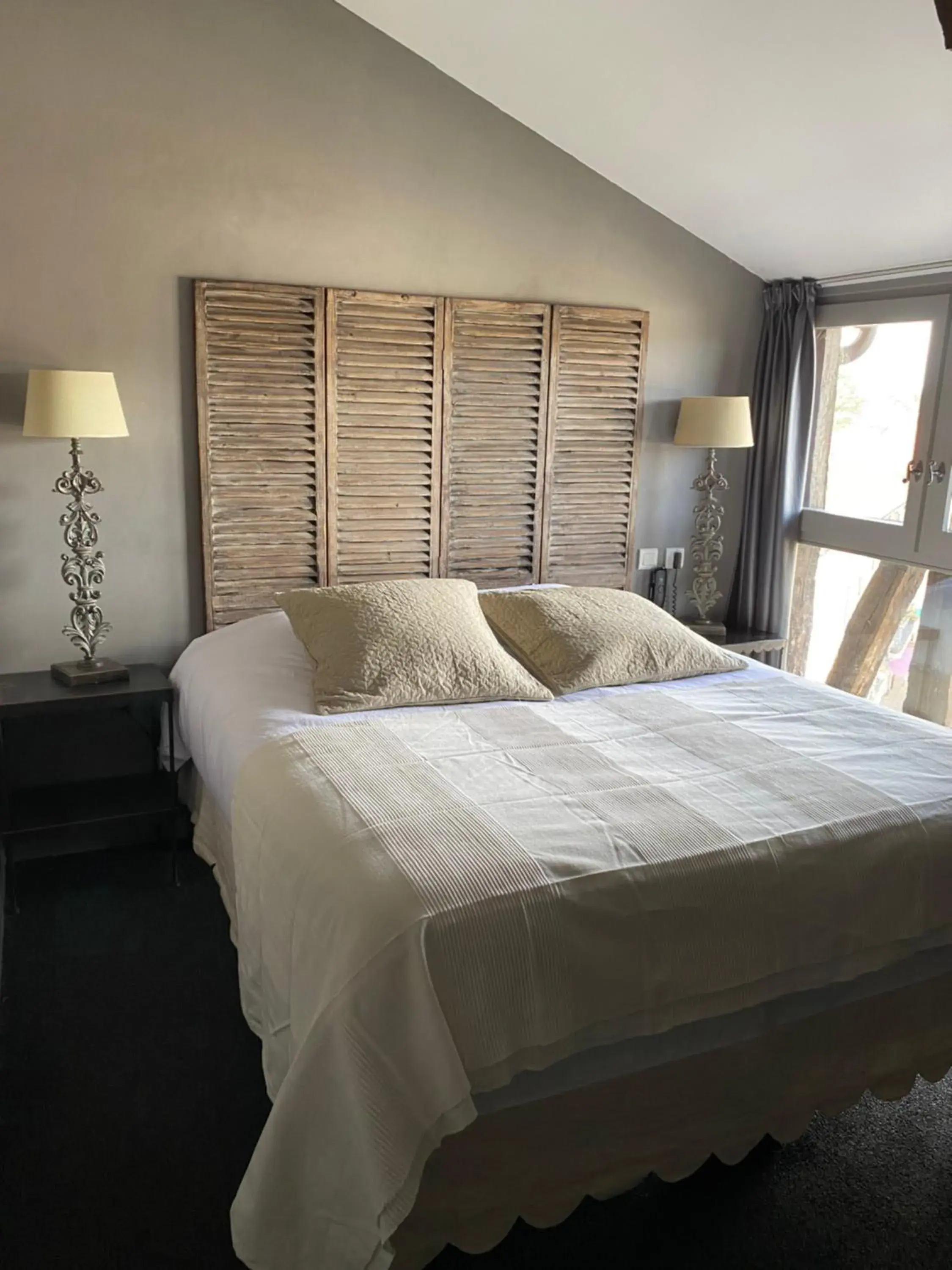 Photo of the whole room, Bed in Hôtel de la Tour Photo of the whole room, Bed in Hôtel de la Tour