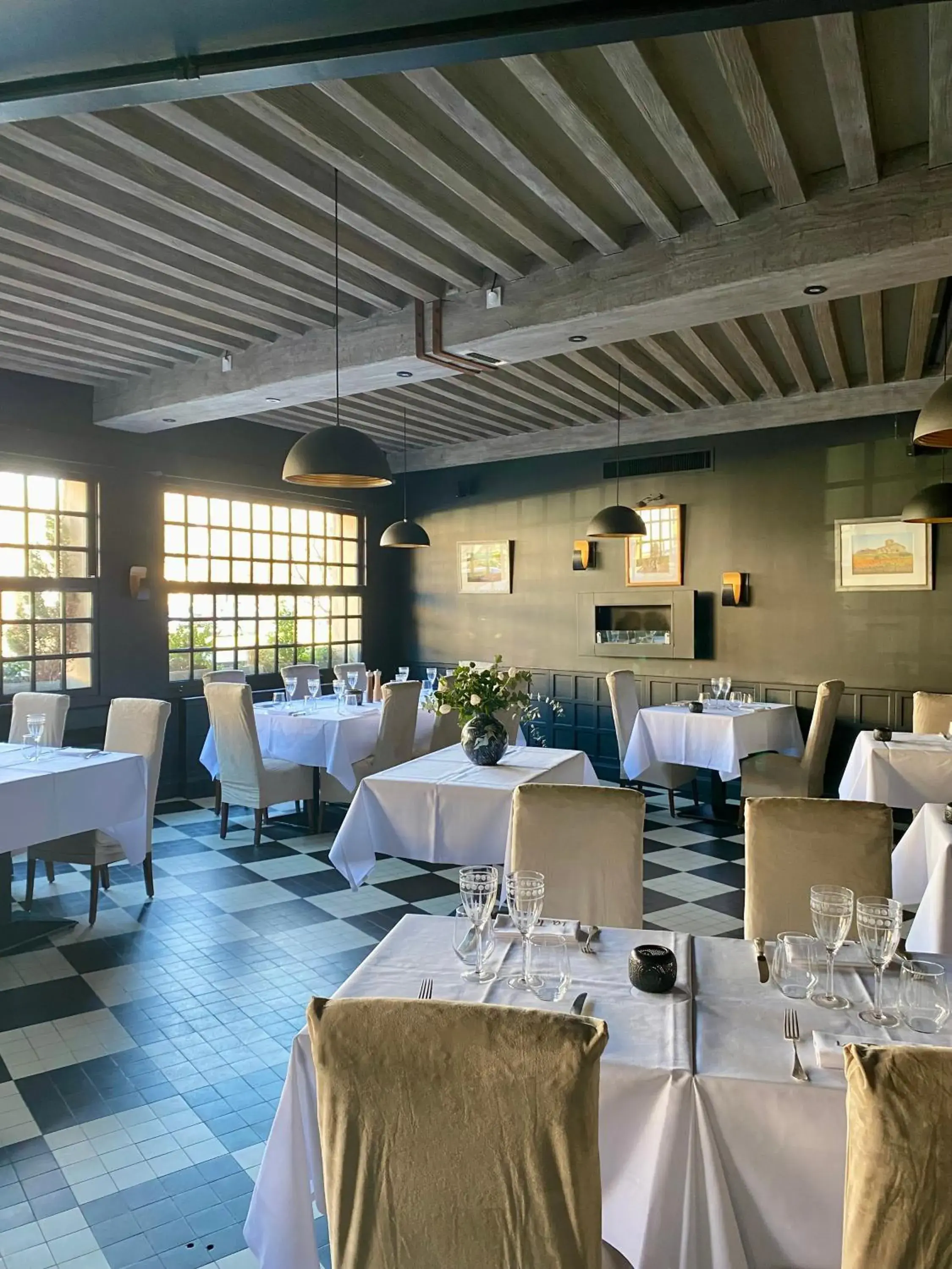 Restaurant/places to eat in Hôtel de la Tour Restaurant/places to eat in Hôtel de la Tour